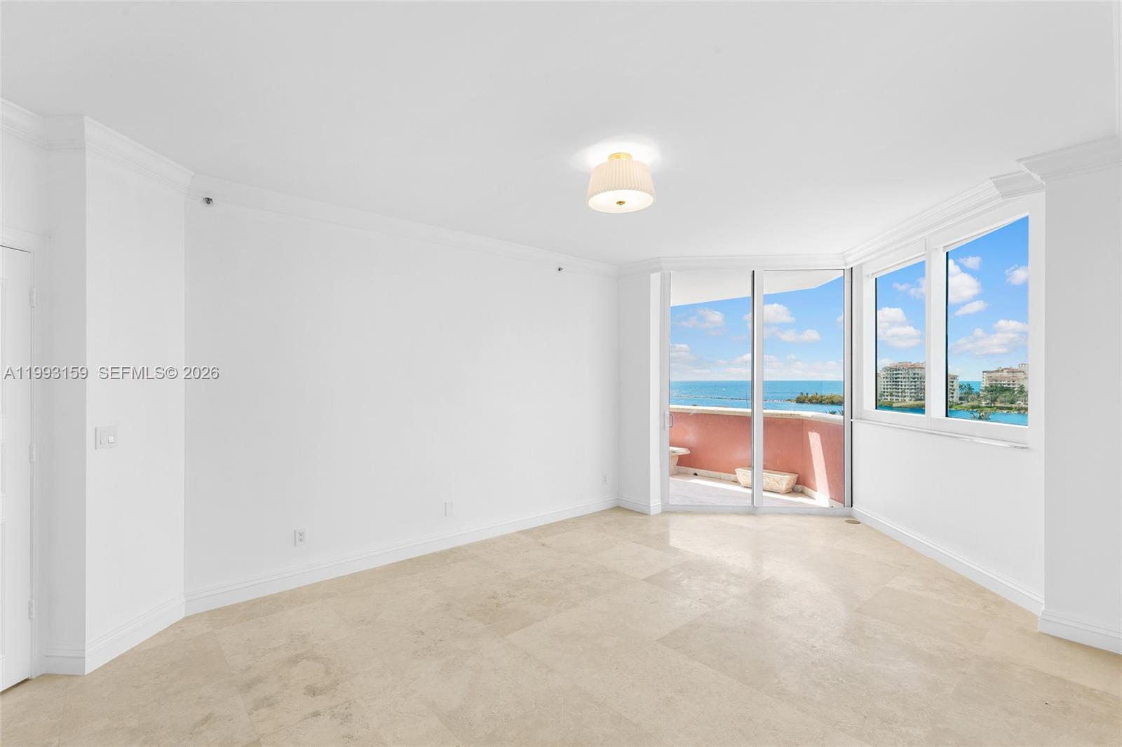 300 S Pointe Dr #801 Miami Beach, FL 33139
