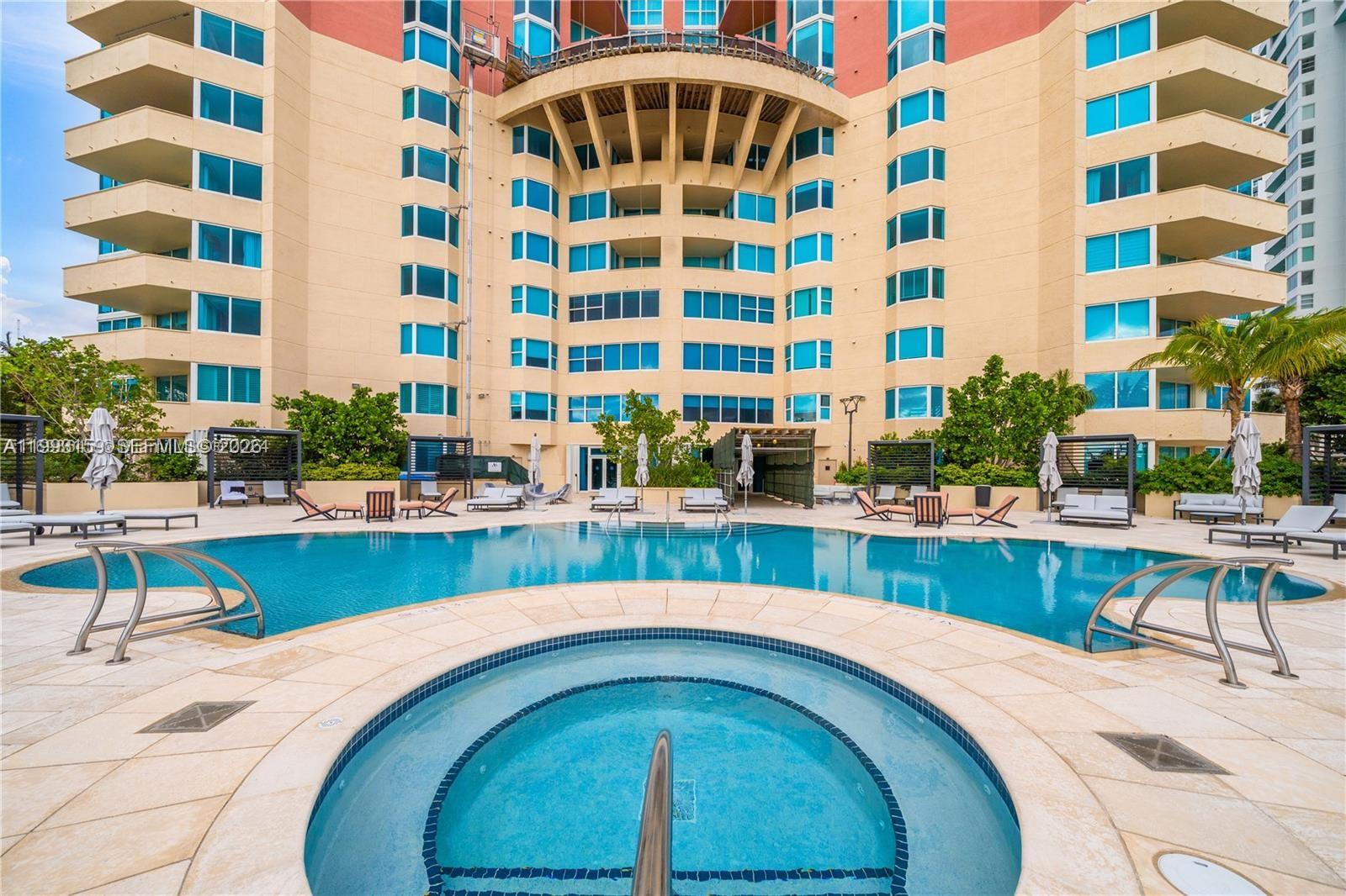 300 S Pointe Dr #801 Miami Beach, FL 33139