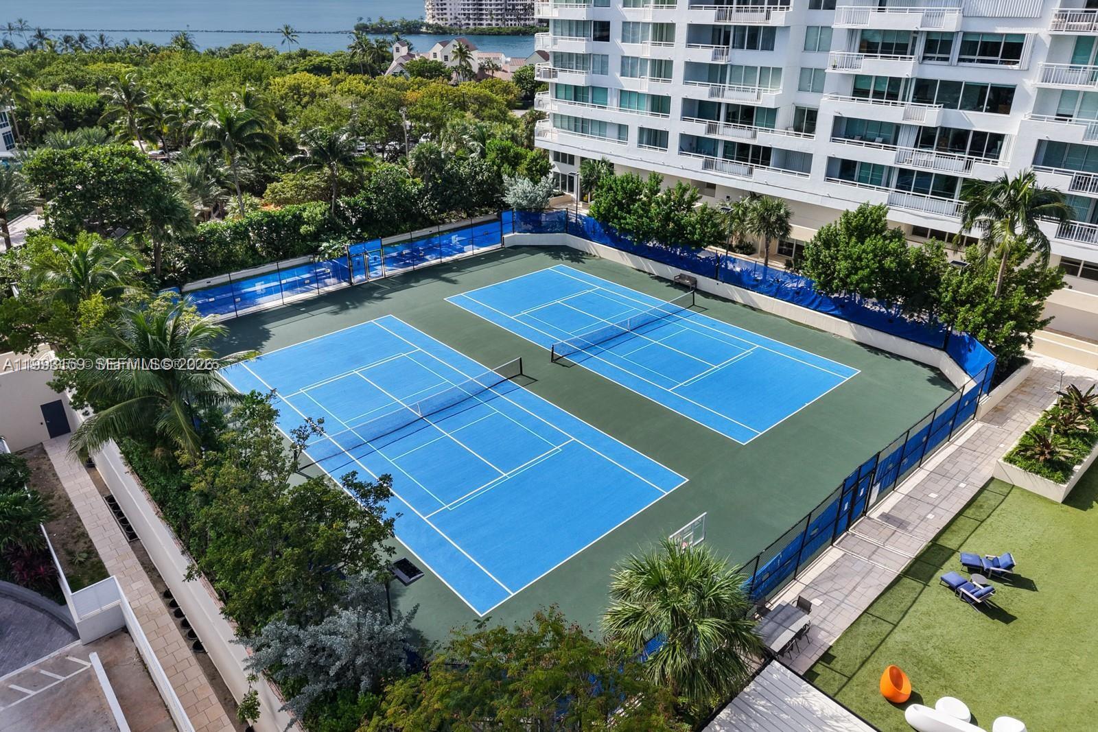 300 S Pointe Dr #801 Miami Beach, FL 33139