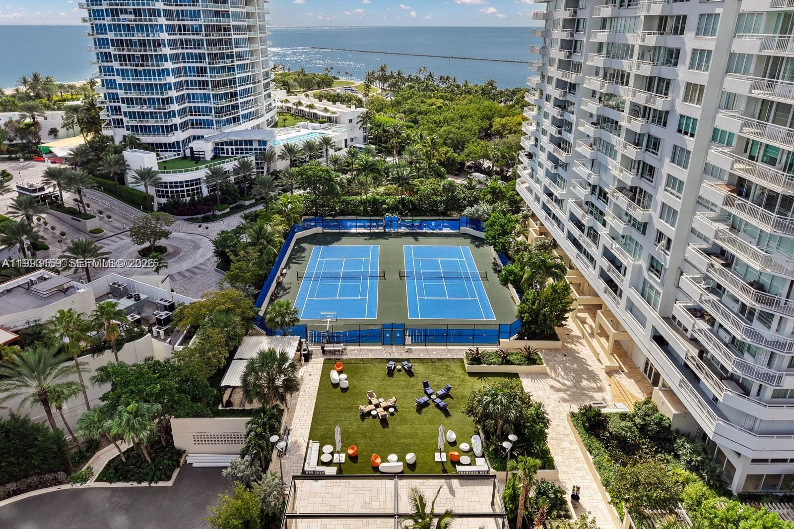 300 S Pointe Dr #801 Miami Beach, FL 33139