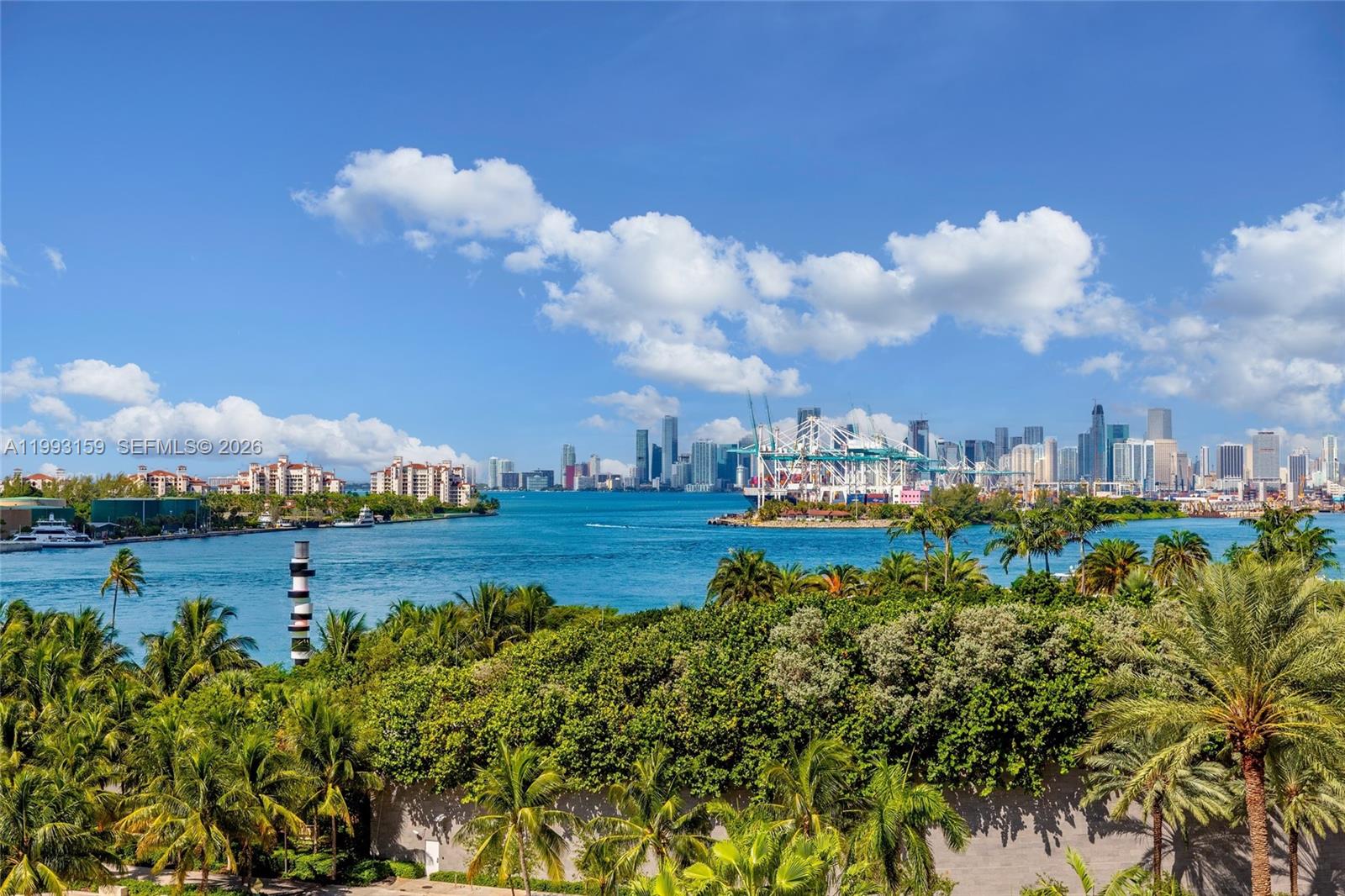300 S Pointe Dr #801 Miami Beach, FL 33139
