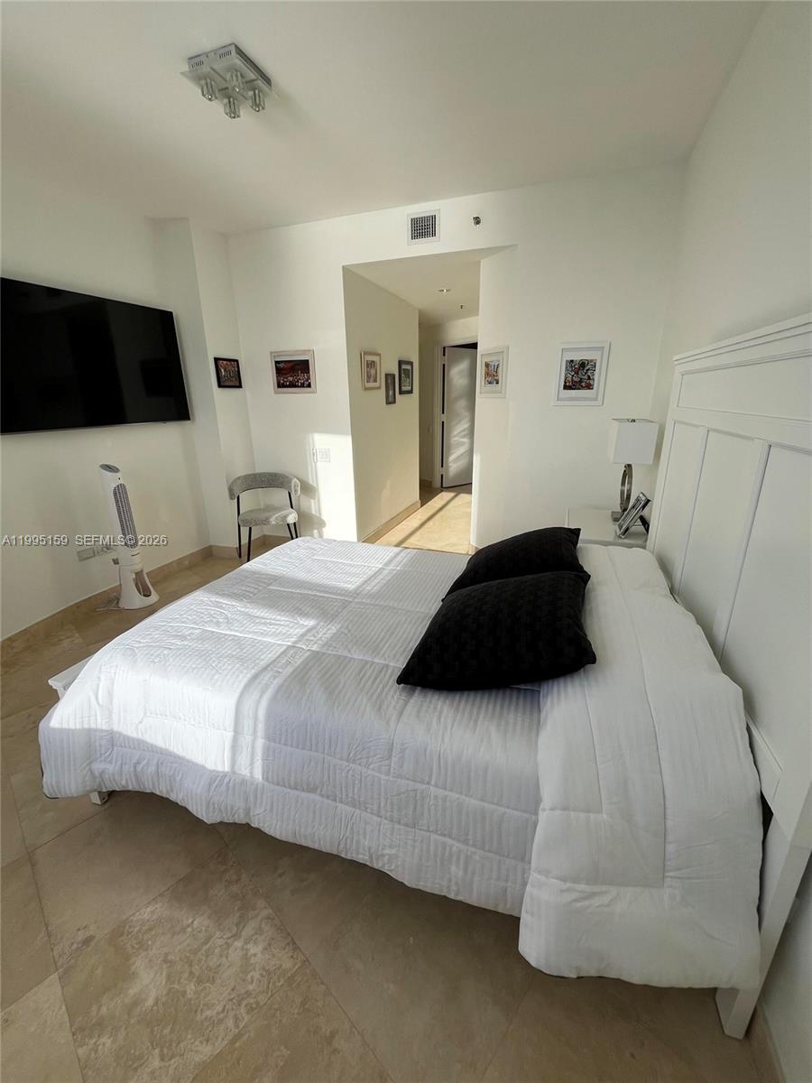 808 Brickell Key Dr #2002 Miami, FL 33131