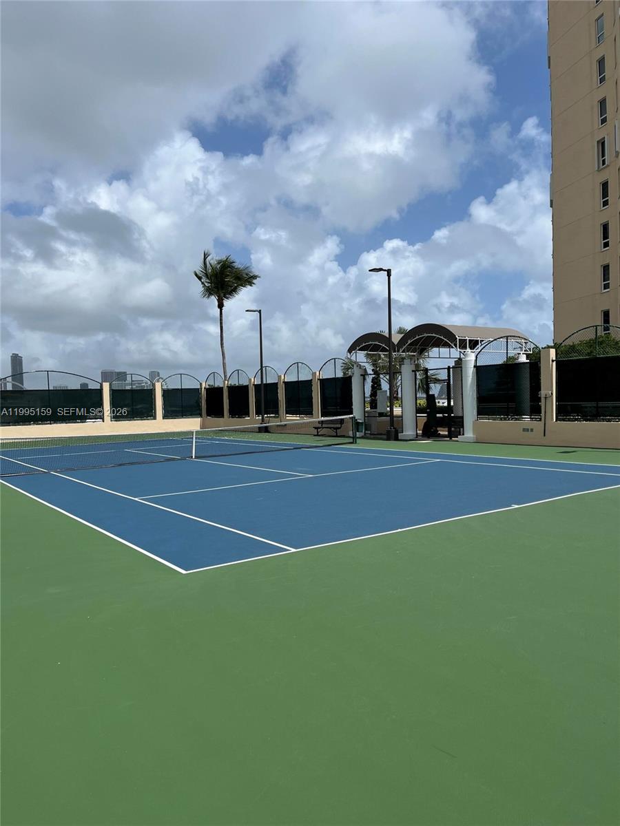 808 Brickell Key Dr #2002 Miami, FL 33131