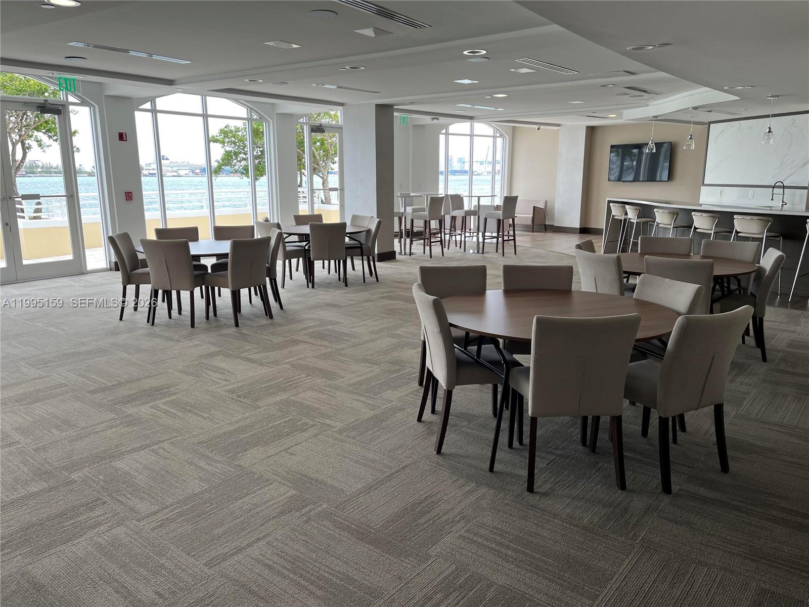 808 Brickell Key Dr #2002 Miami, FL 33131