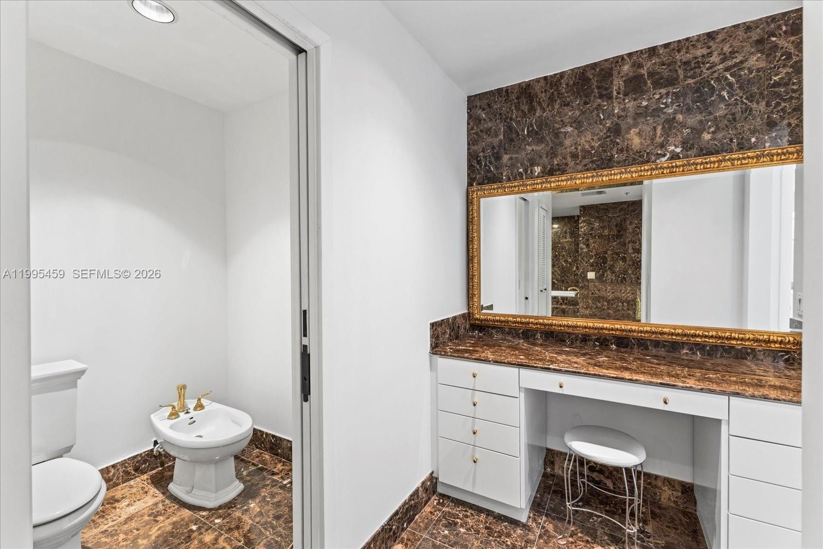 2134 Fisher Is Dr #2134 Miami Beach, FL 33109