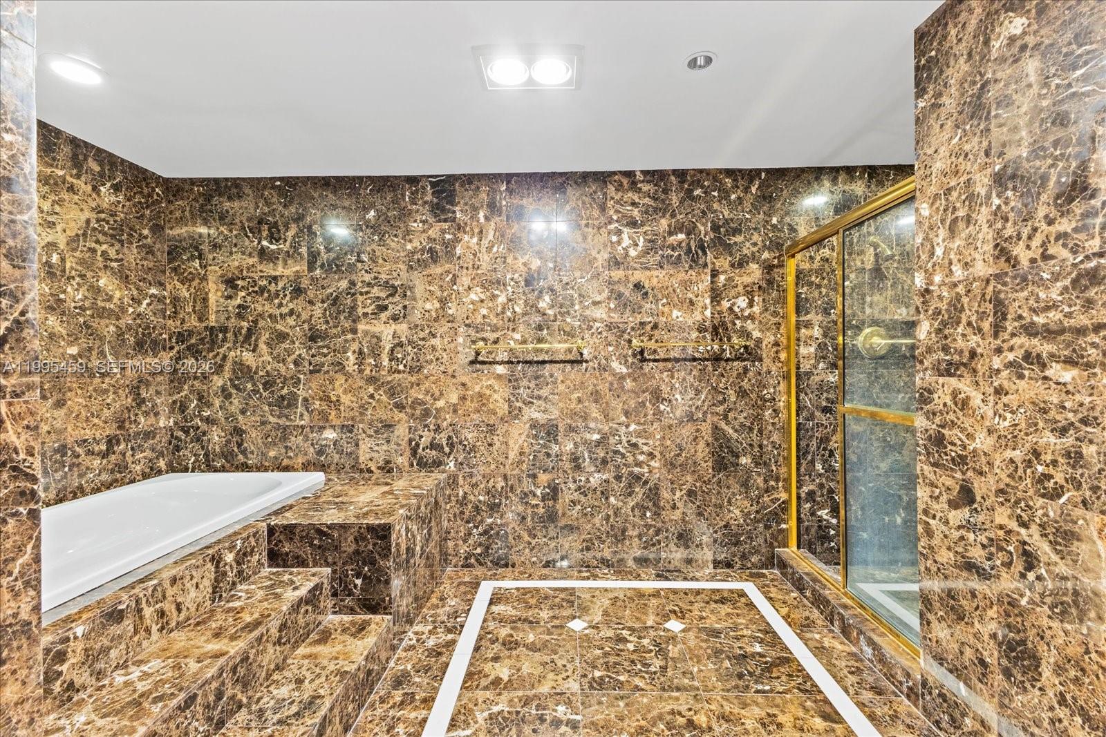 2134 Fisher Is Dr #2134 Miami Beach, FL 33109