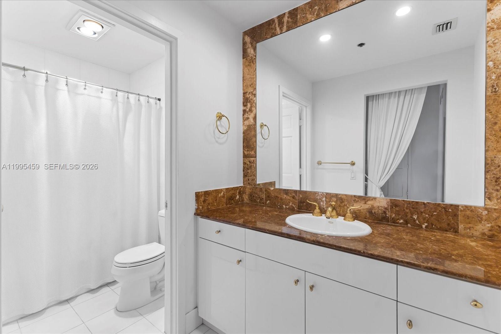 2134 Fisher Is Dr #2134 Miami Beach, FL 33109