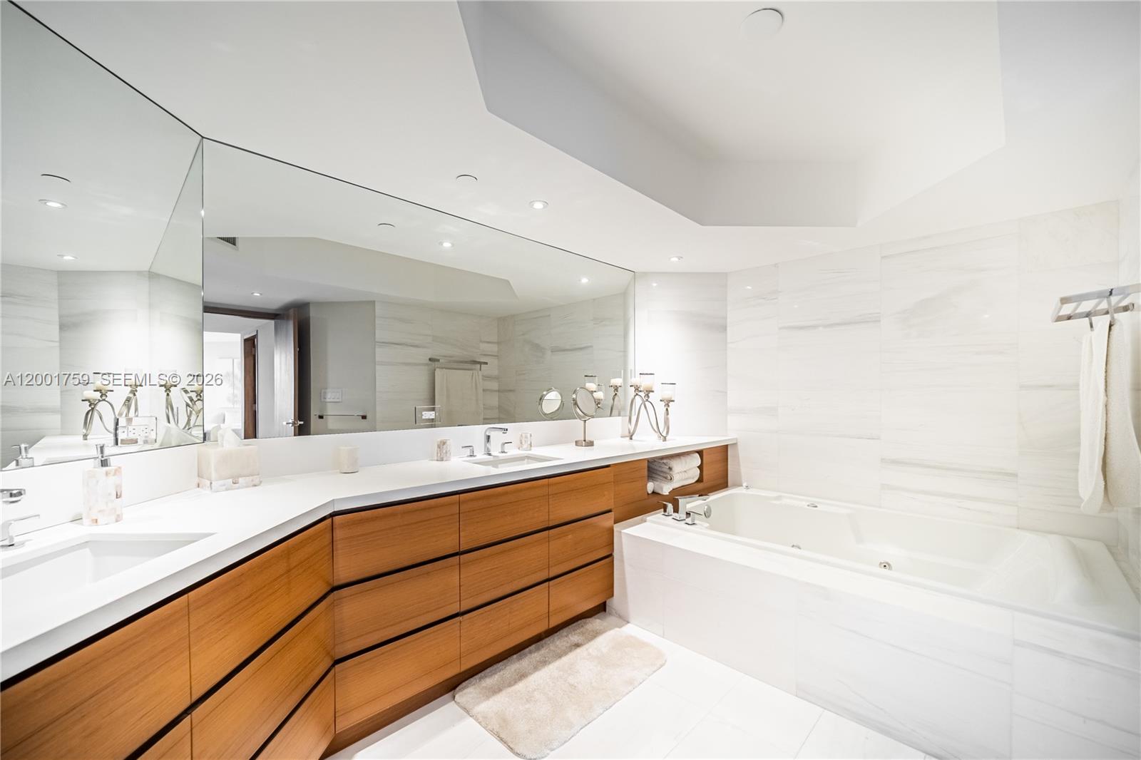 16485 Collins Ave #536 Sunny Isles Beach, FL 33160