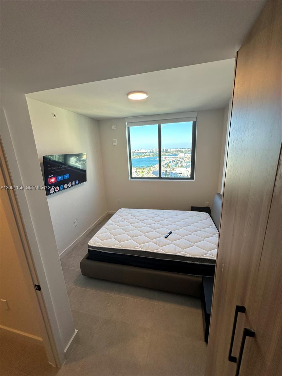 121 NE 5th #2712 Miami, FL 33132