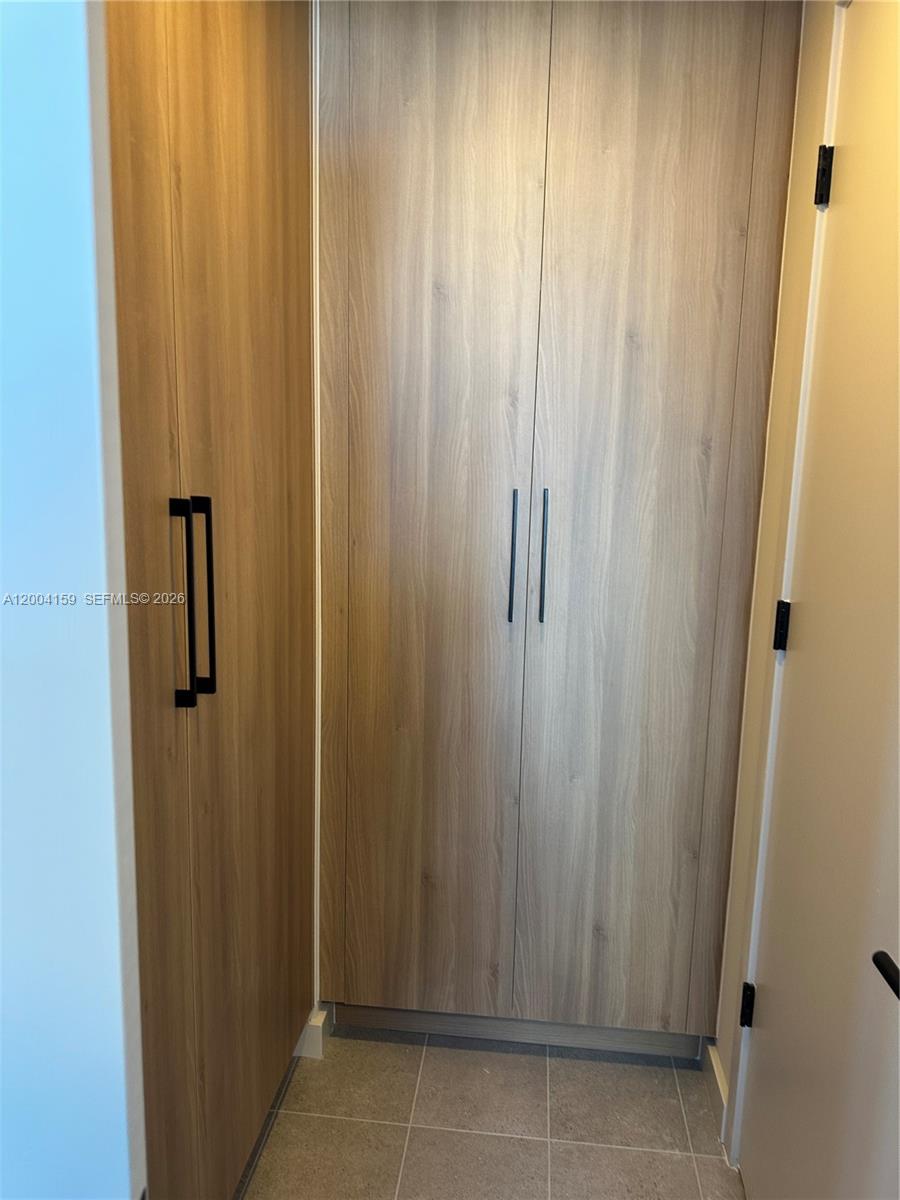 121 NE 5th #2712 Miami, FL 33132