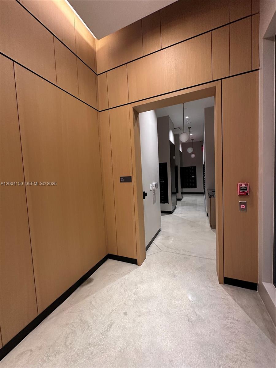 121 NE 5th #2712 Miami, FL 33132