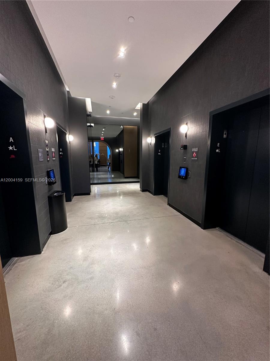 121 NE 5th #2712 Miami, FL 33132