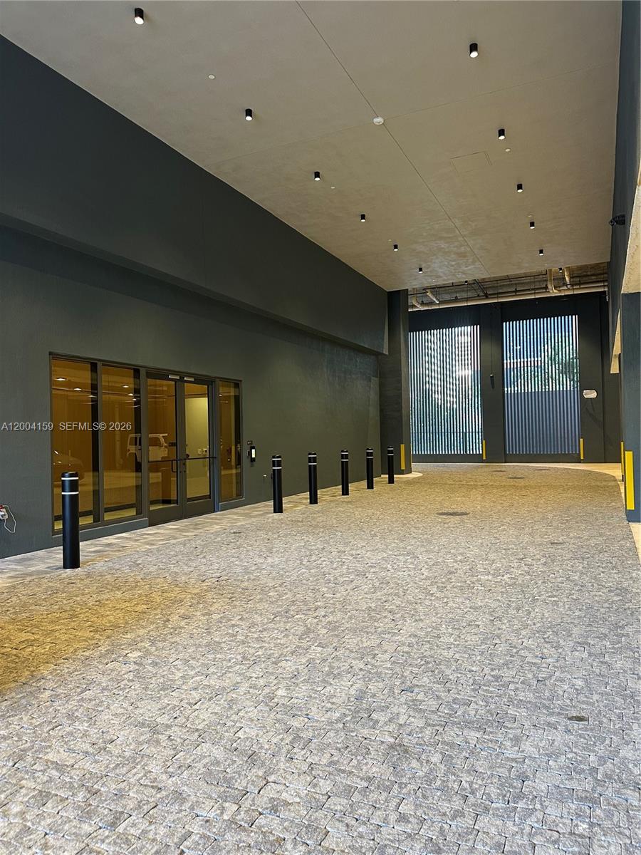 121 NE 5th #2712 Miami, FL 33132