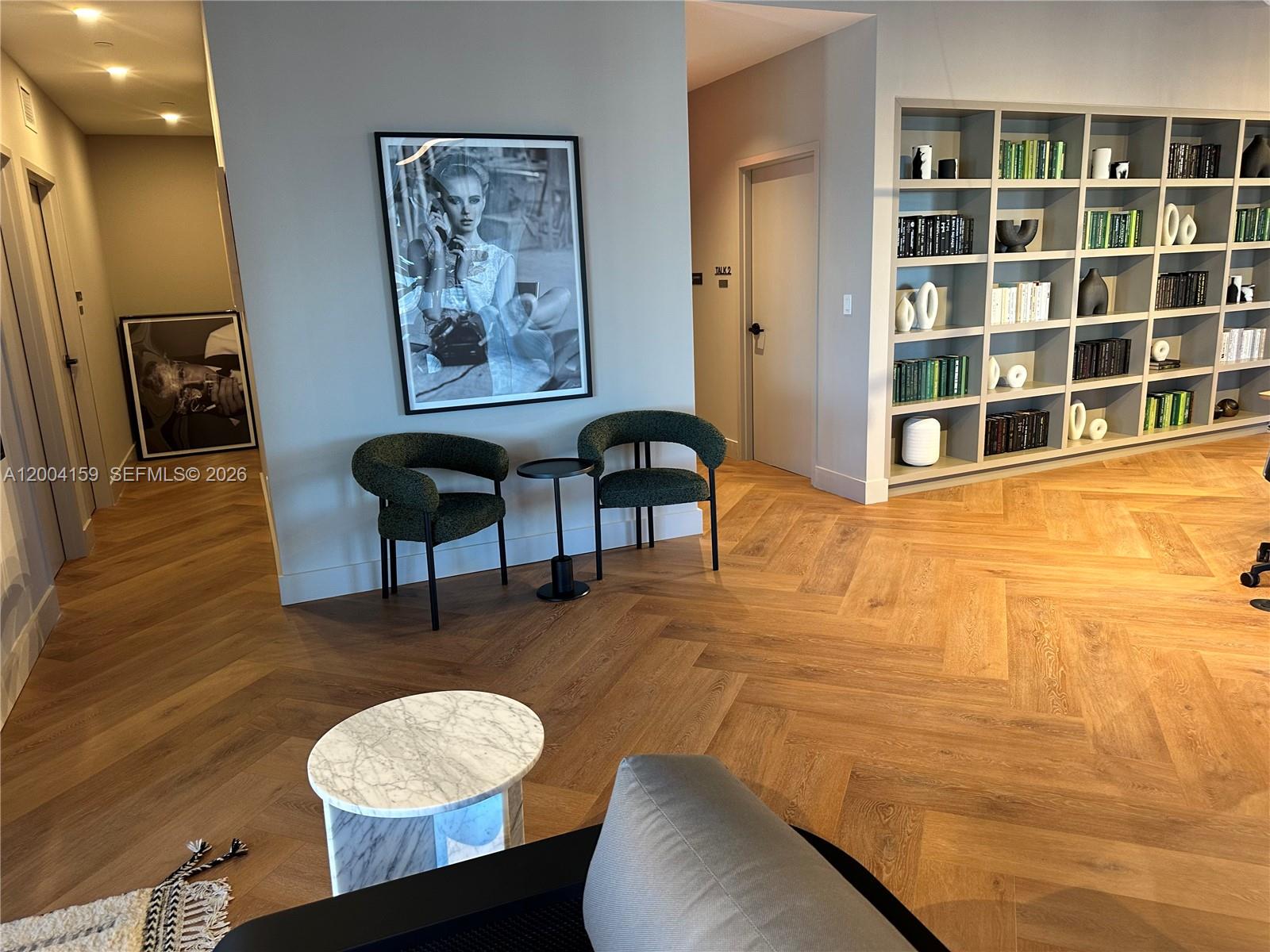 121 NE 5th #2712 Miami, FL 33132