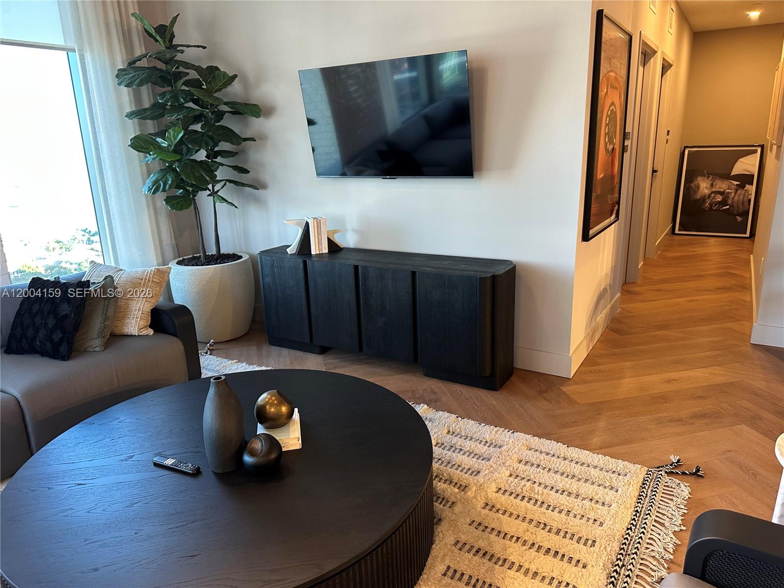 121 NE 5th #2712 Miami, FL 33132