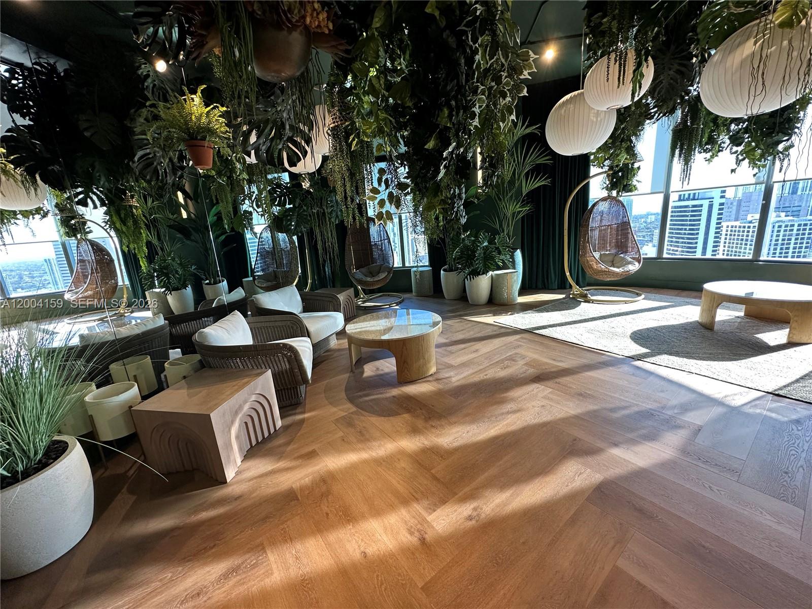 121 NE 5th #2712 Miami, FL 33132