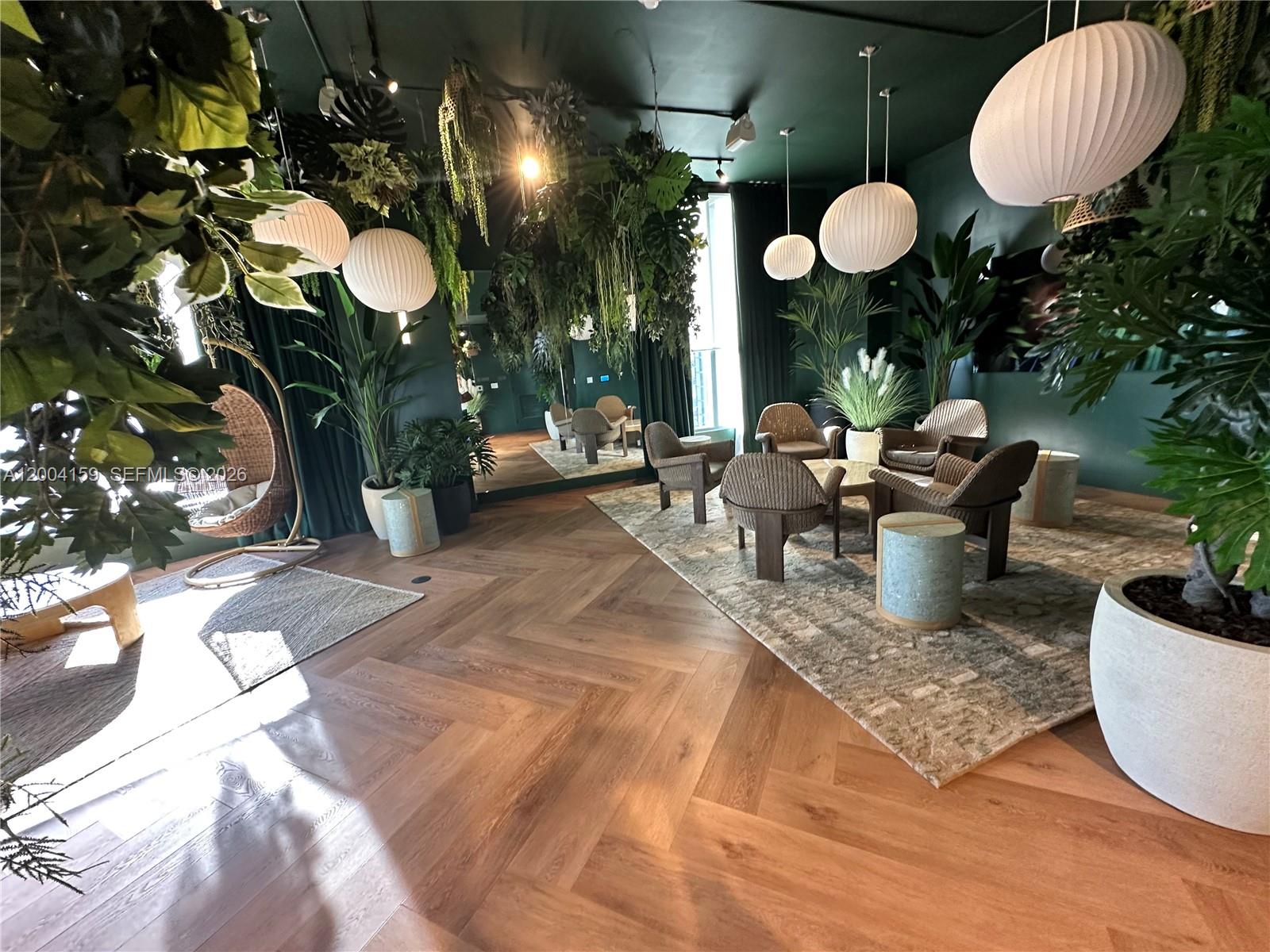 121 NE 5th #2712 Miami, FL 33132