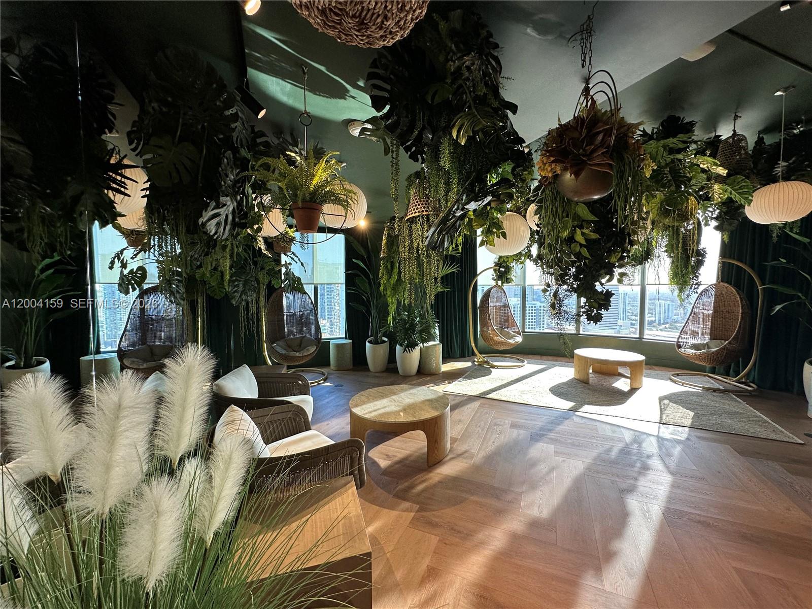 121 NE 5th #2712 Miami, FL 33132