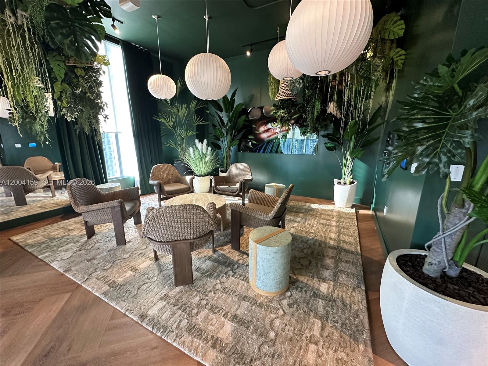 121 NE 5th #2712 Miami, FL 33132