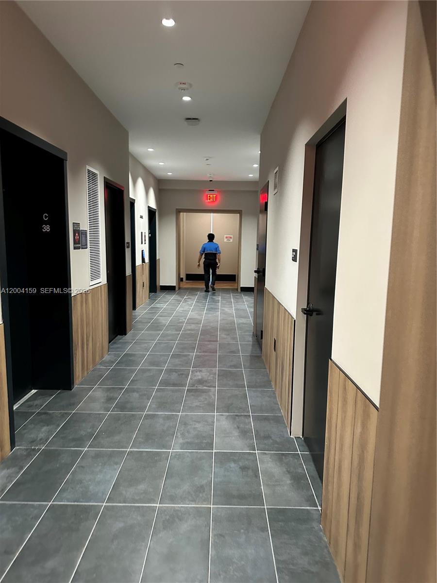 121 NE 5th #2712 Miami, FL 33132