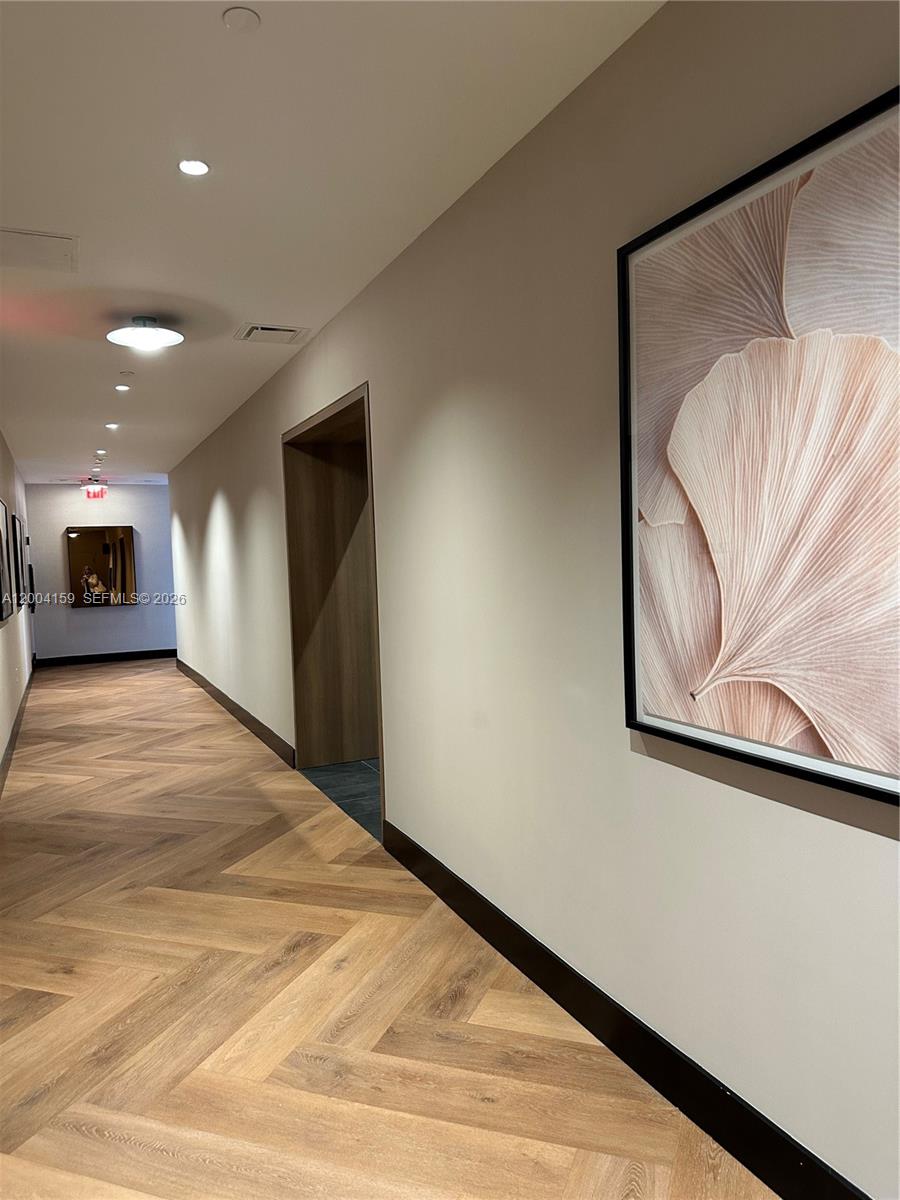 121 NE 5th #2712 Miami, FL 33132