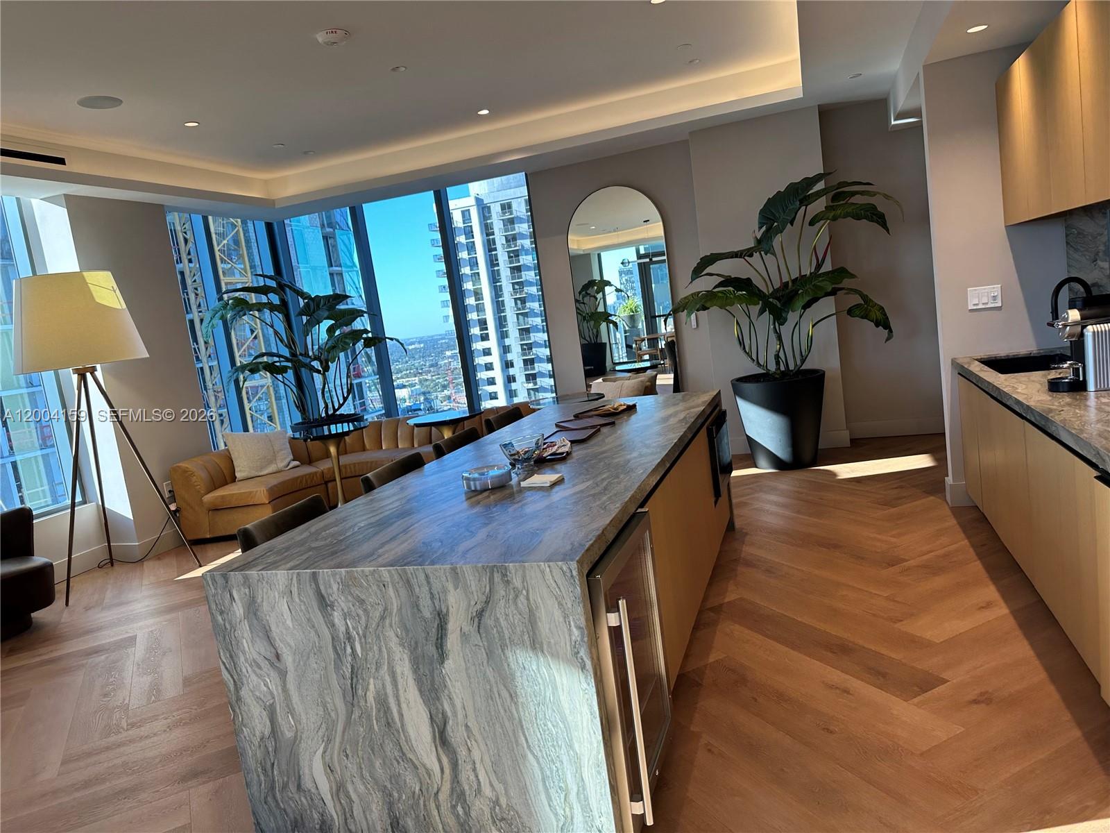 121 NE 5th #2712 Miami, FL 33132