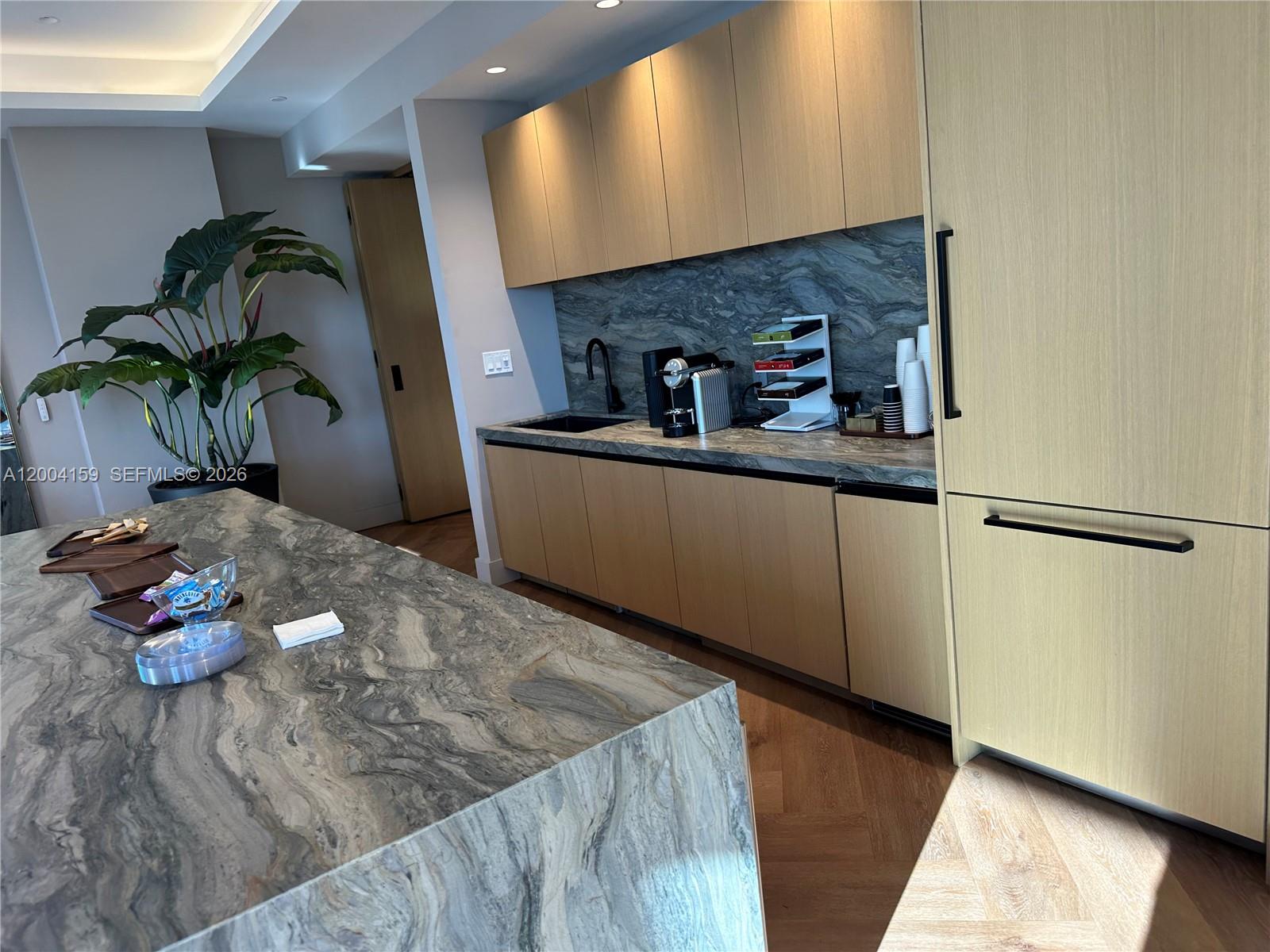 121 NE 5th #2712 Miami, FL 33132