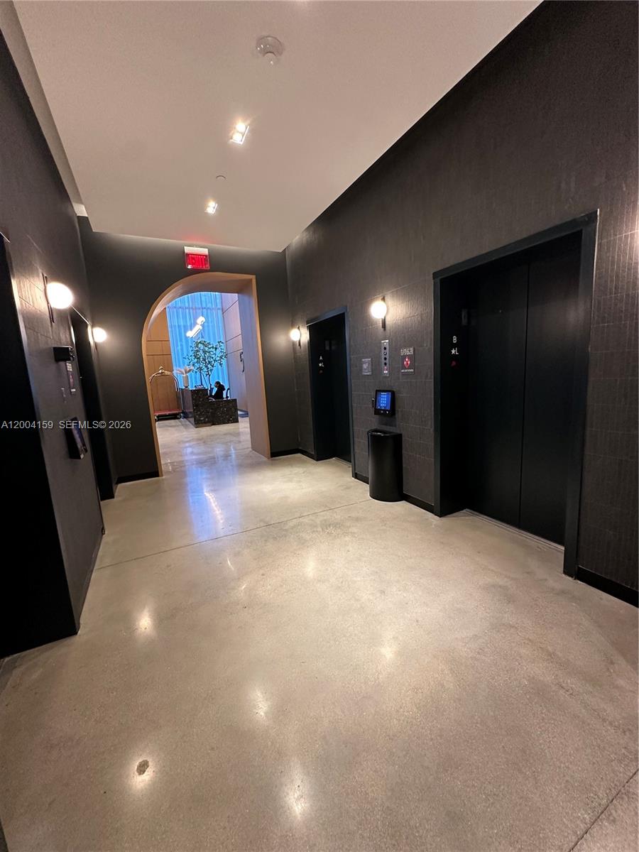 121 NE 5th #2712 Miami, FL 33132