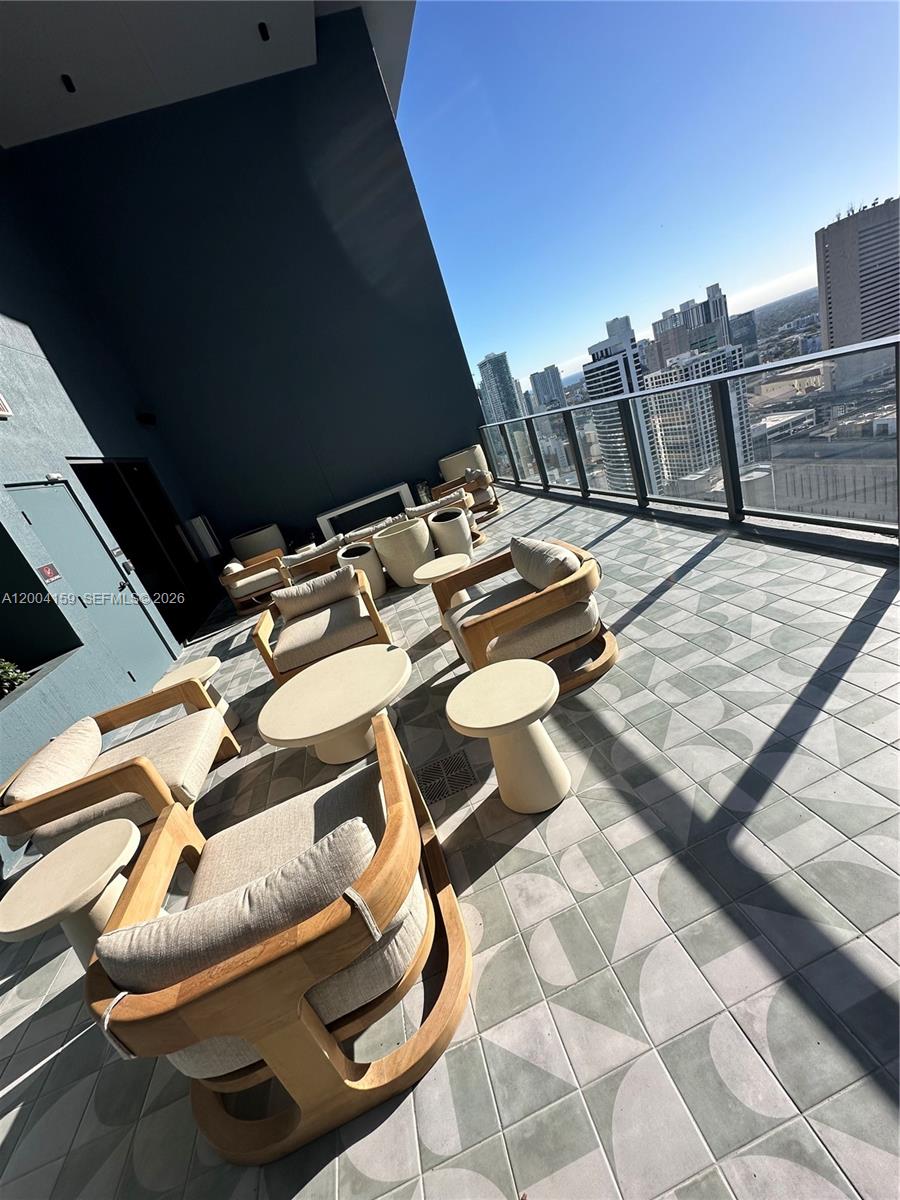 121 NE 5th #2712 Miami, FL 33132