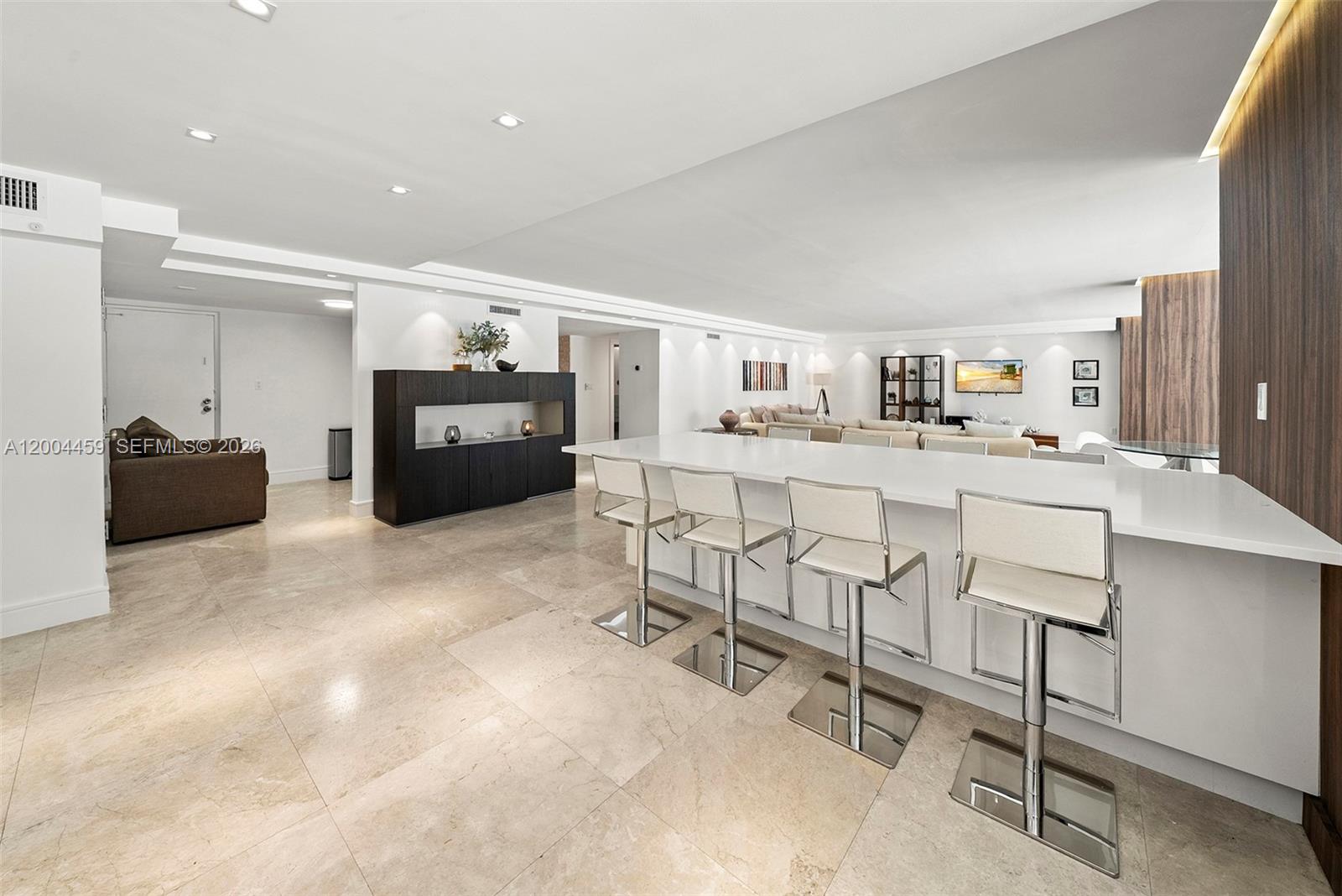 600 Grapetree Dr #3BS Key Biscayne, FL 33149