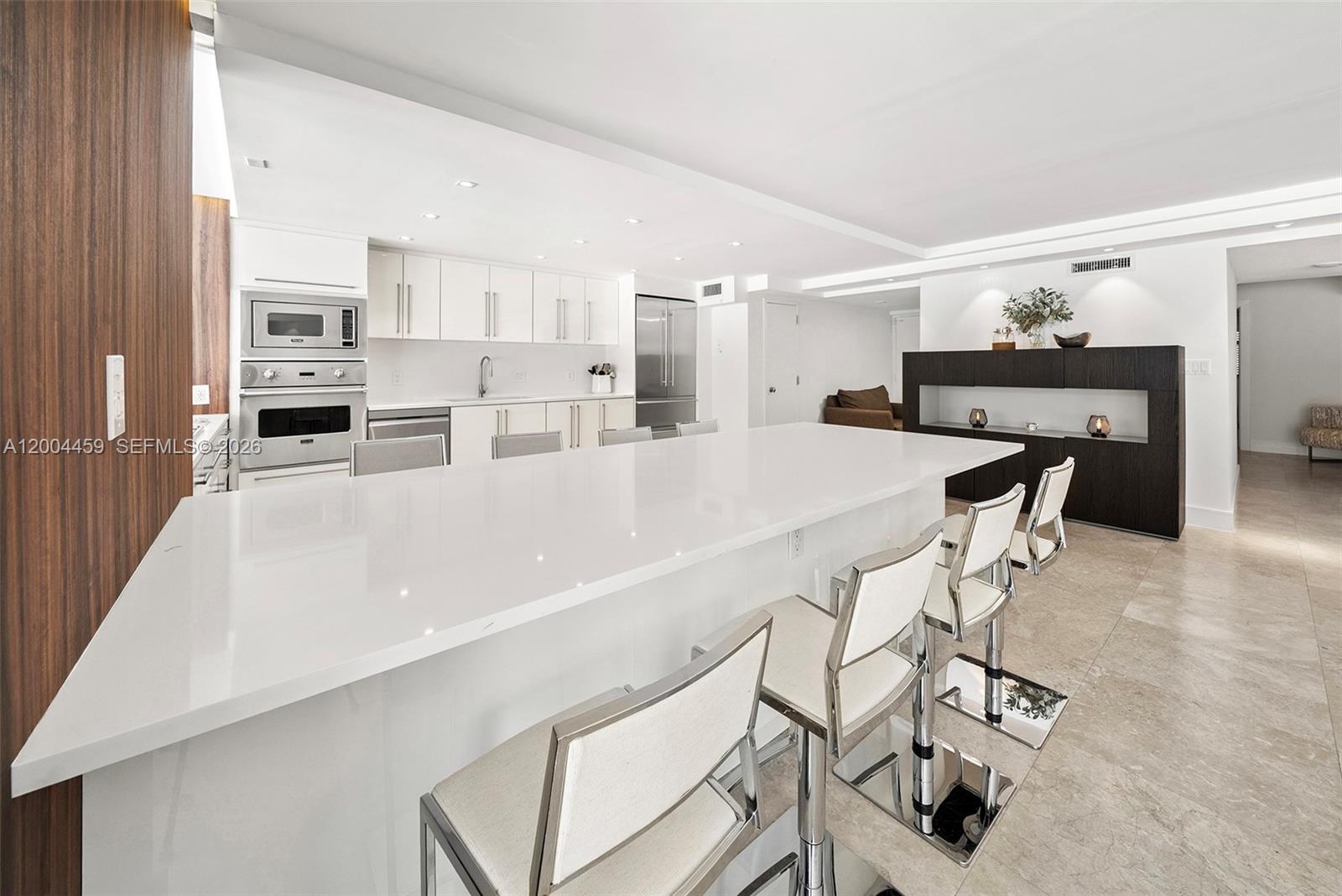 600 Grapetree Dr #3BS Key Biscayne, FL 33149