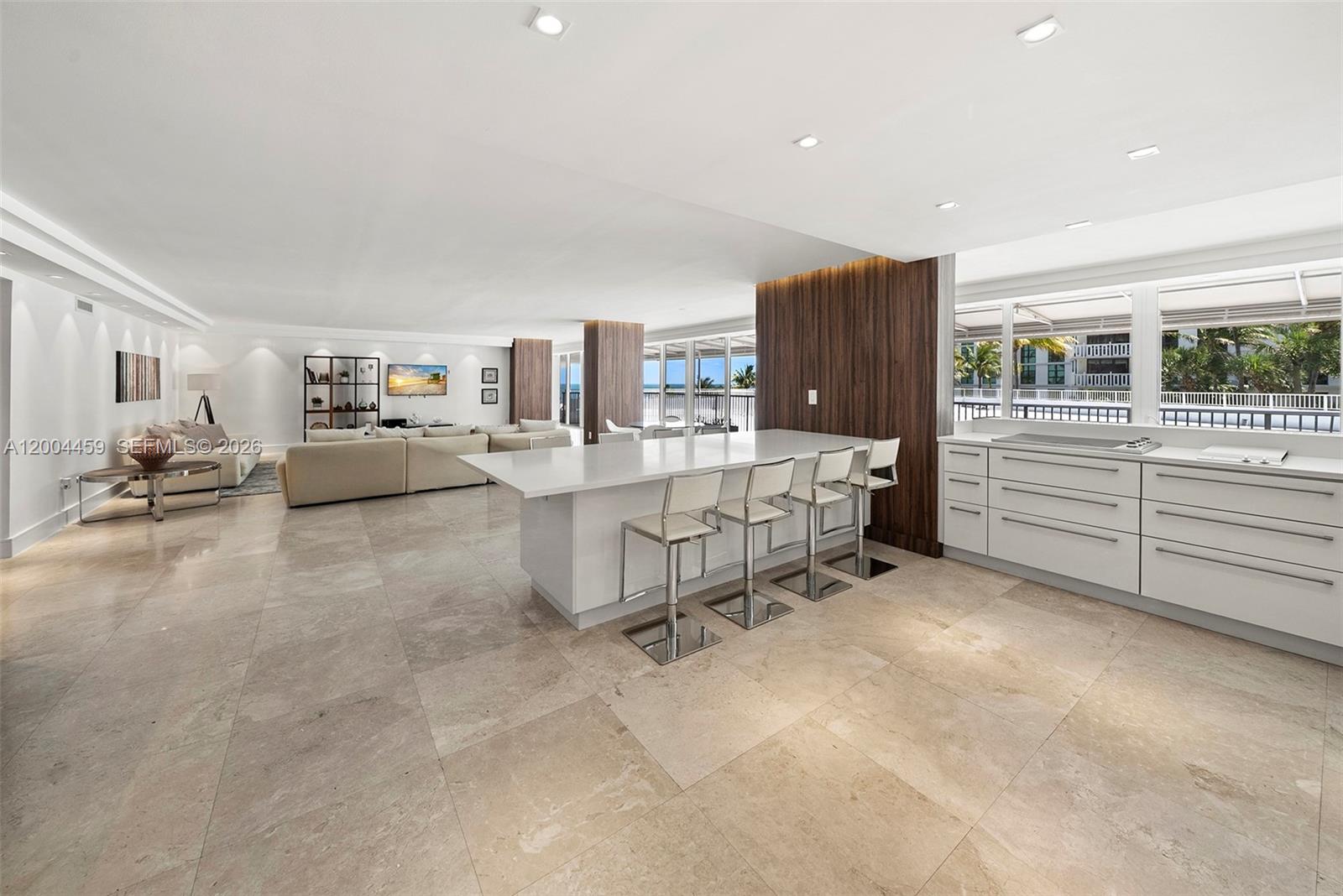 600 Grapetree Dr #3BS Key Biscayne, FL 33149