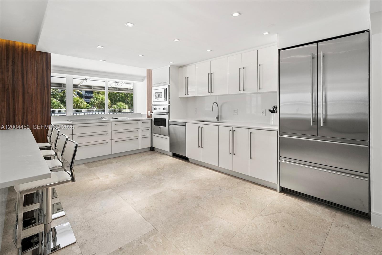 600 Grapetree Dr #3BS Key Biscayne, FL 33149