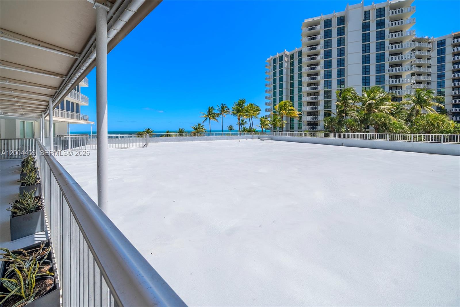 600 Grapetree Dr #3BS Key Biscayne, FL 33149