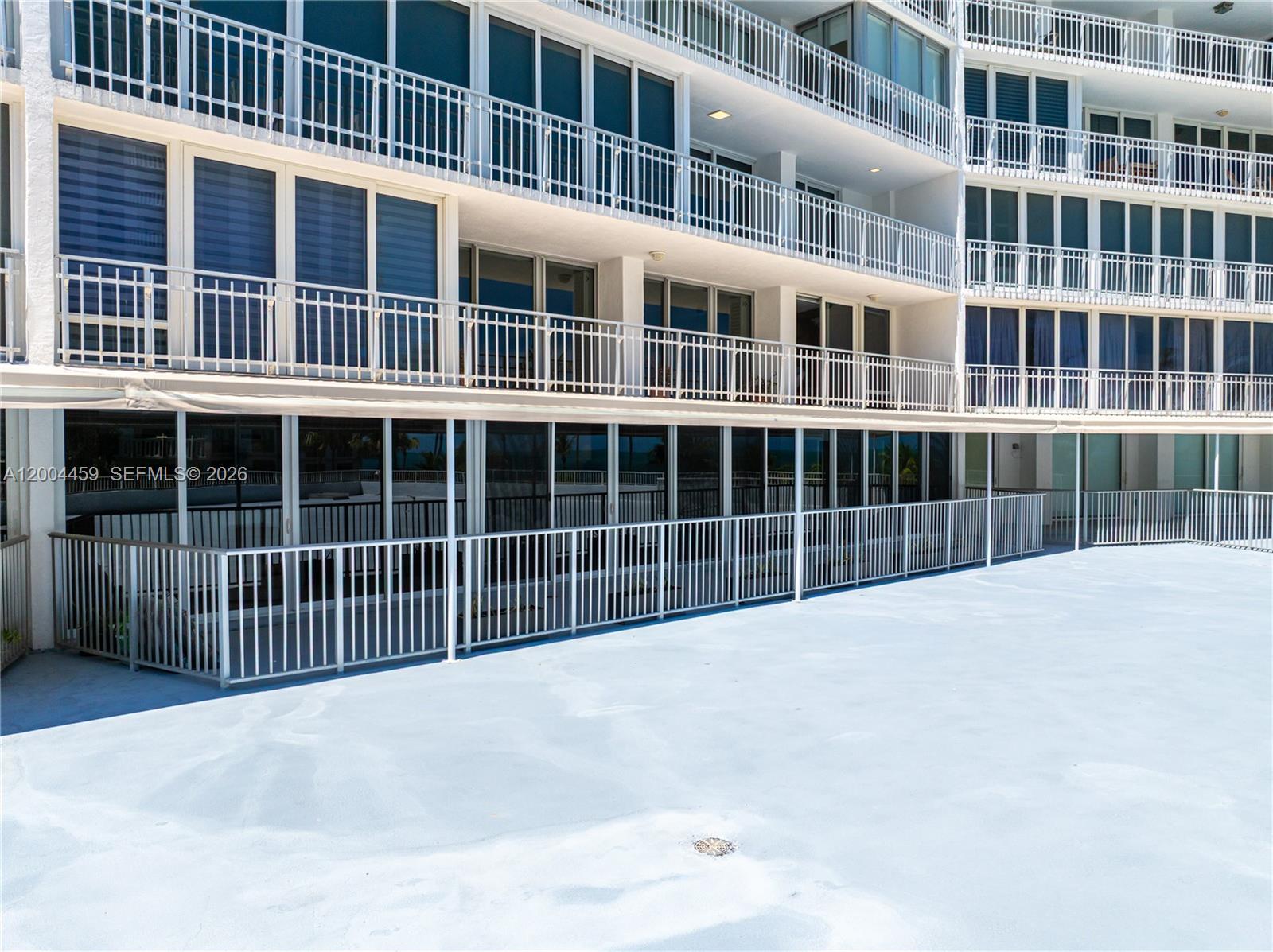 600 Grapetree Dr #3BS Key Biscayne, FL 33149