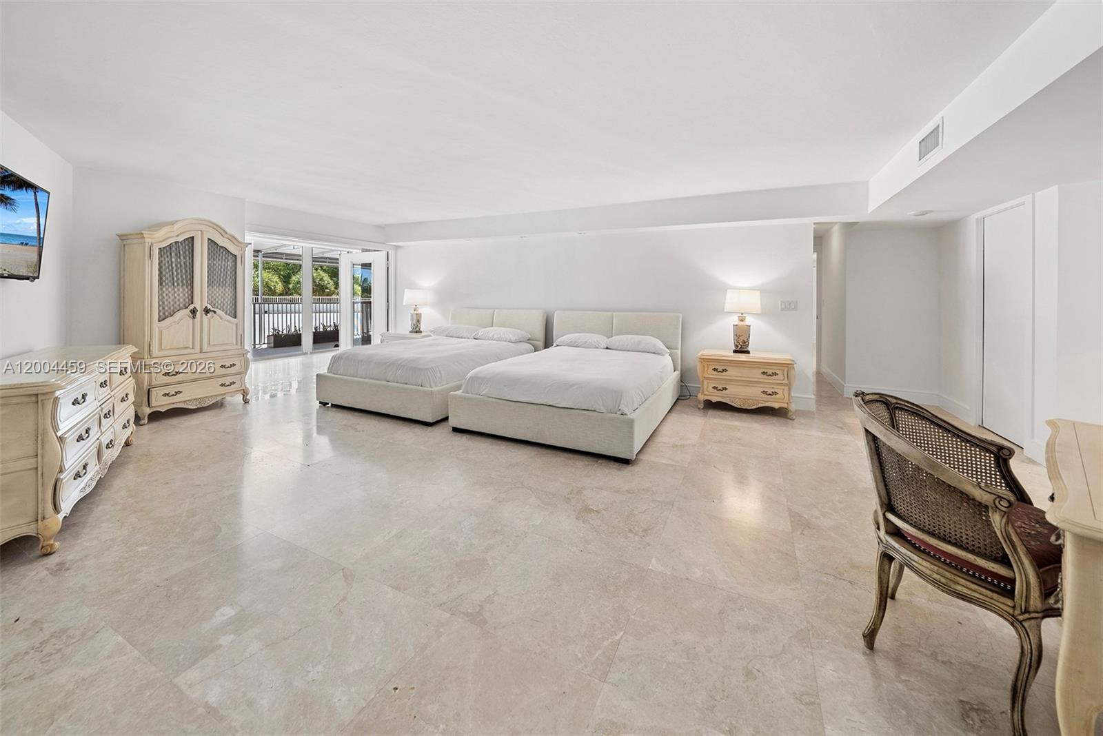 600 Grapetree Dr #3BS Key Biscayne, FL 33149