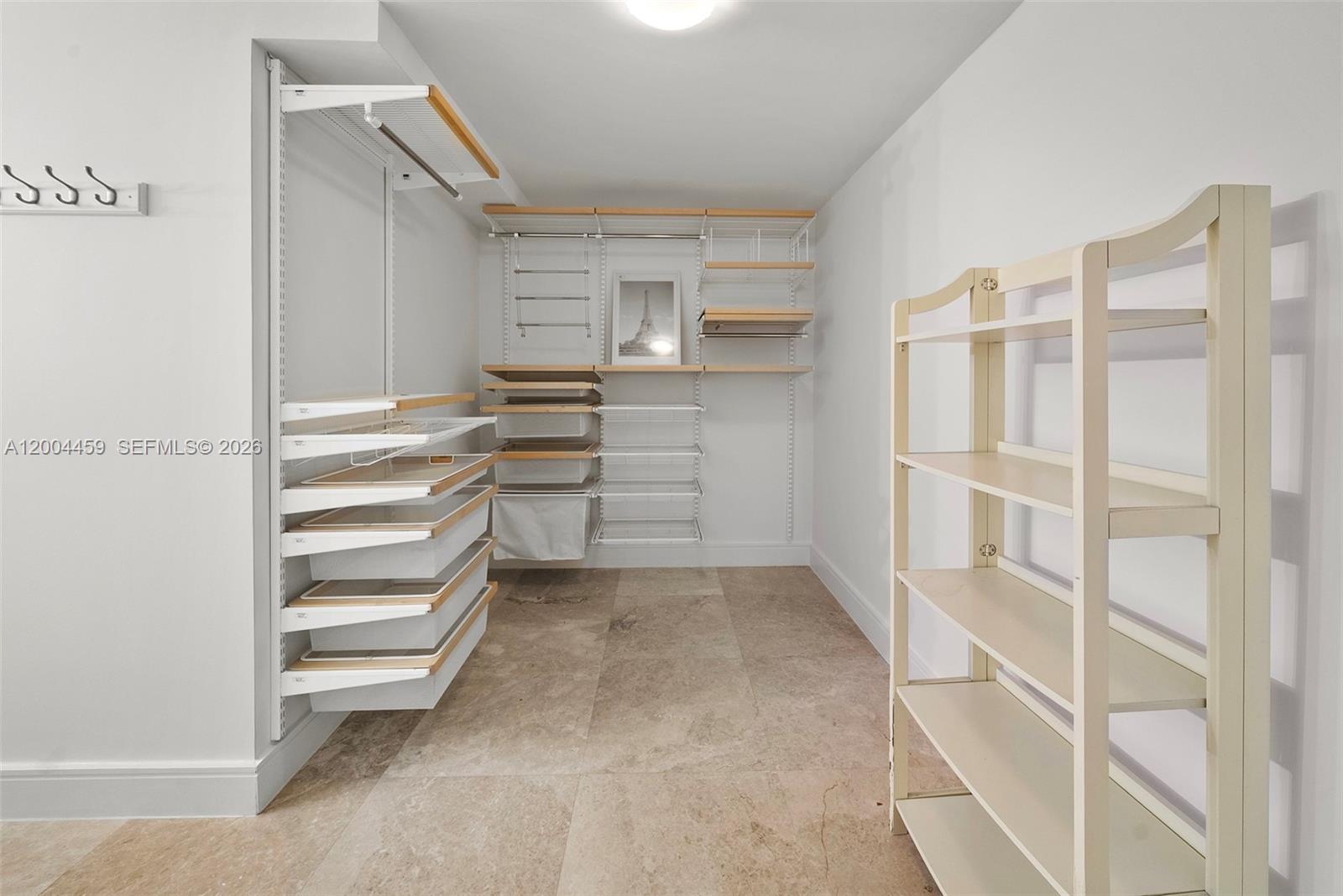 600 Grapetree Dr #3BS Key Biscayne, FL 33149