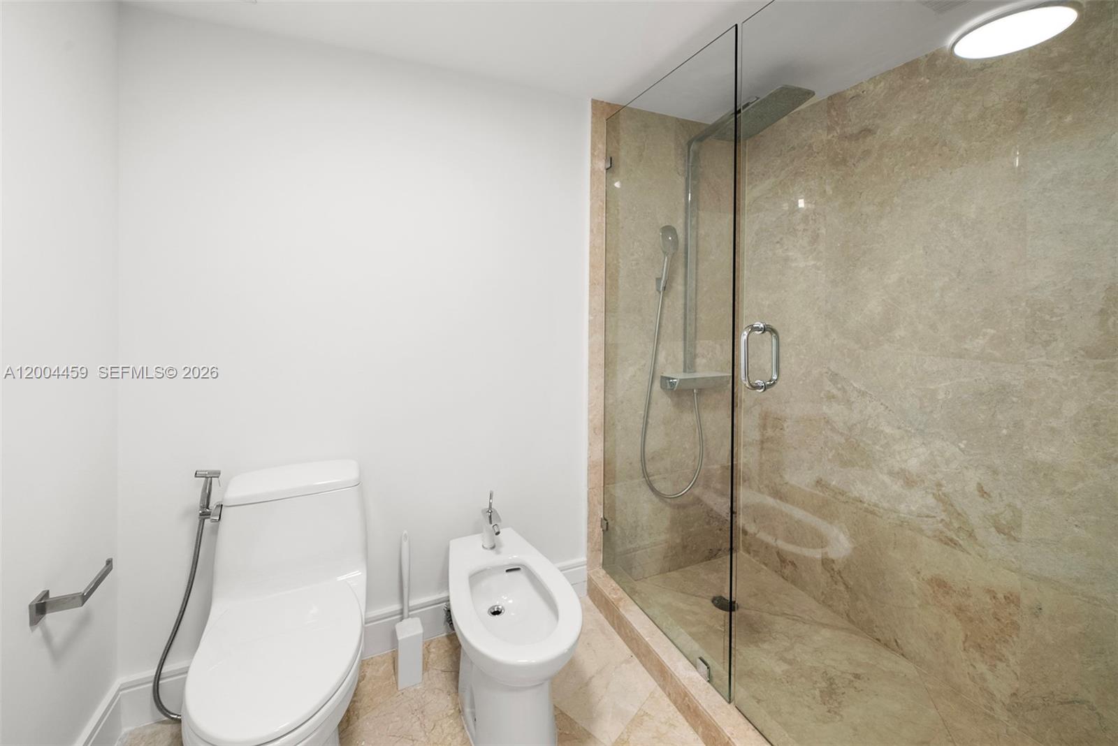 600 Grapetree Dr #3BS Key Biscayne, FL 33149