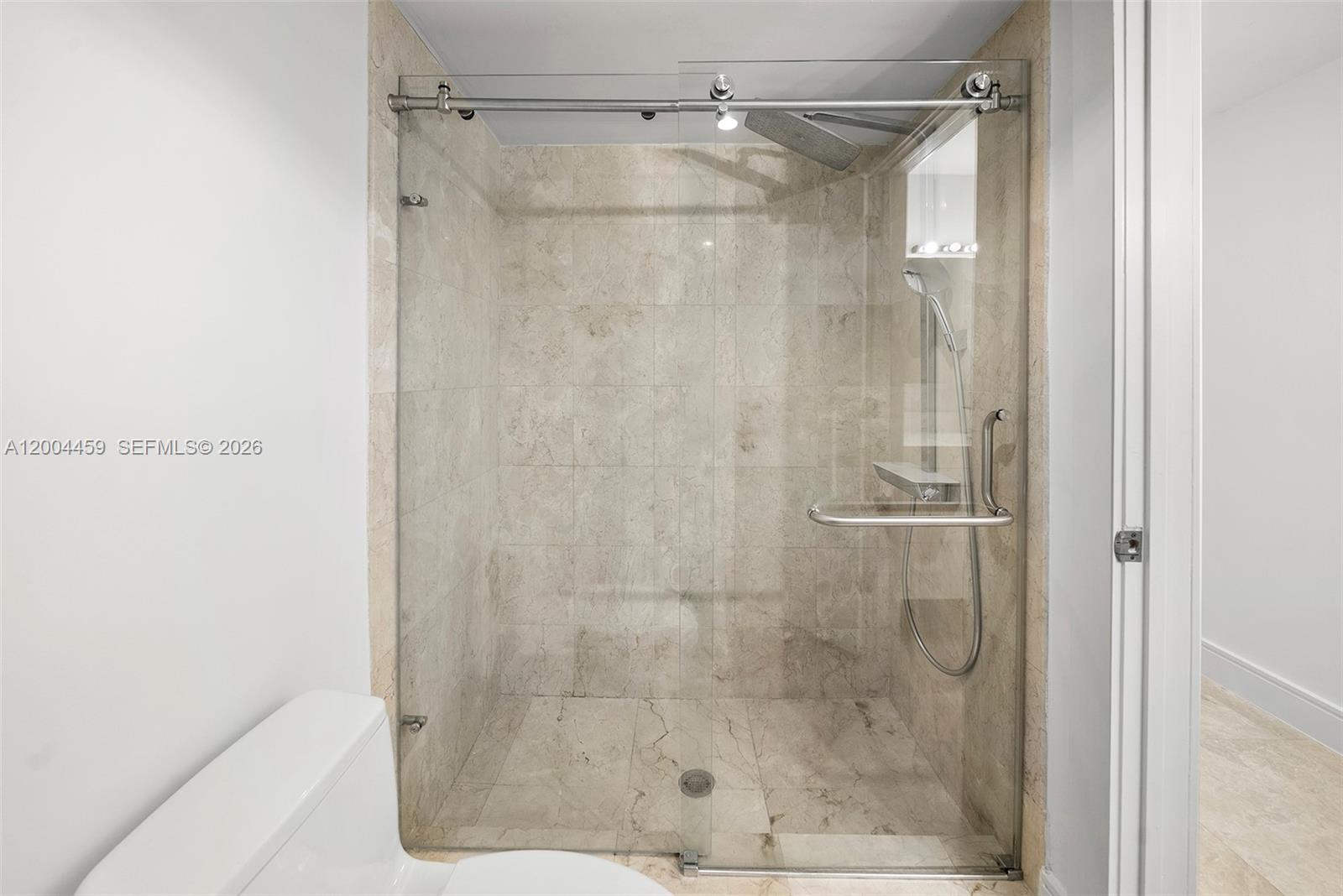 600 Grapetree Dr #3BS Key Biscayne, FL 33149