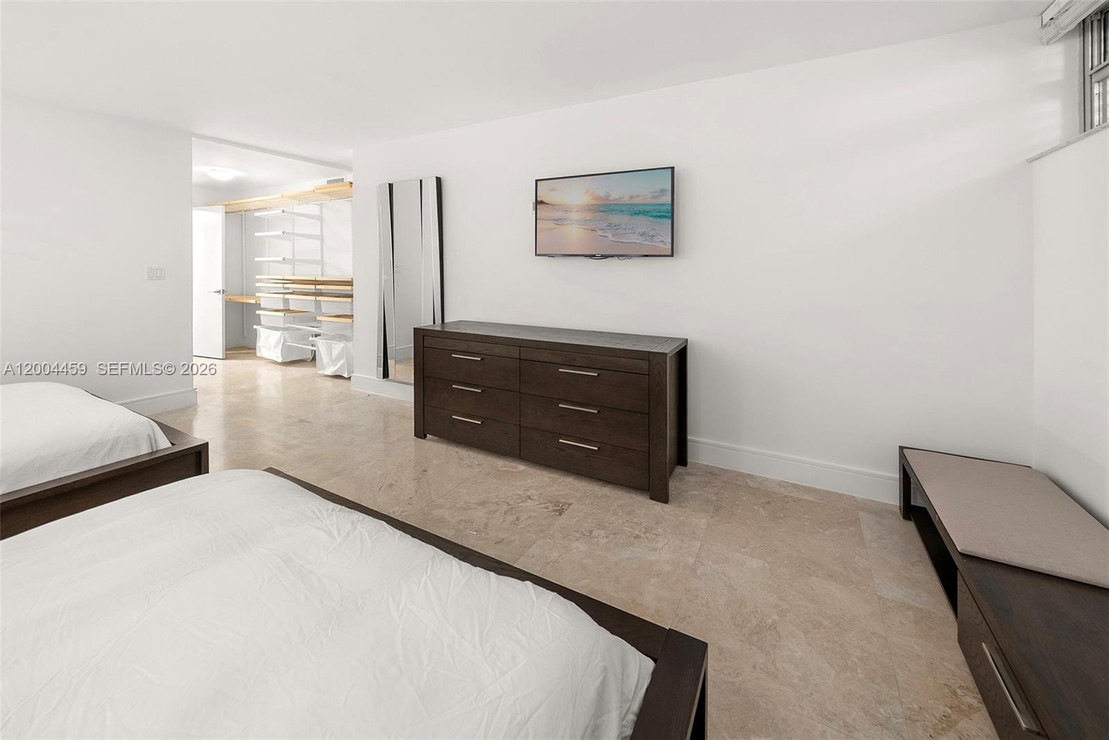 600 Grapetree Dr #3BS Key Biscayne, FL 33149