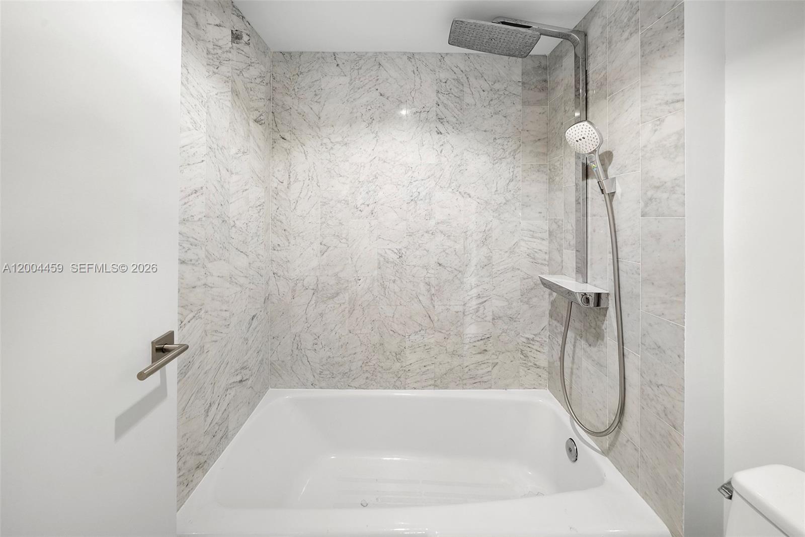 600 Grapetree Dr #3BS Key Biscayne, FL 33149