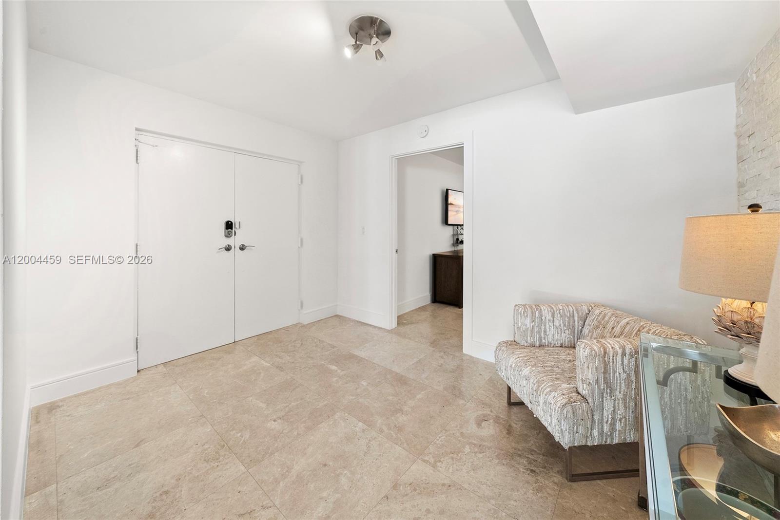 600 Grapetree Dr #3BS Key Biscayne, FL 33149