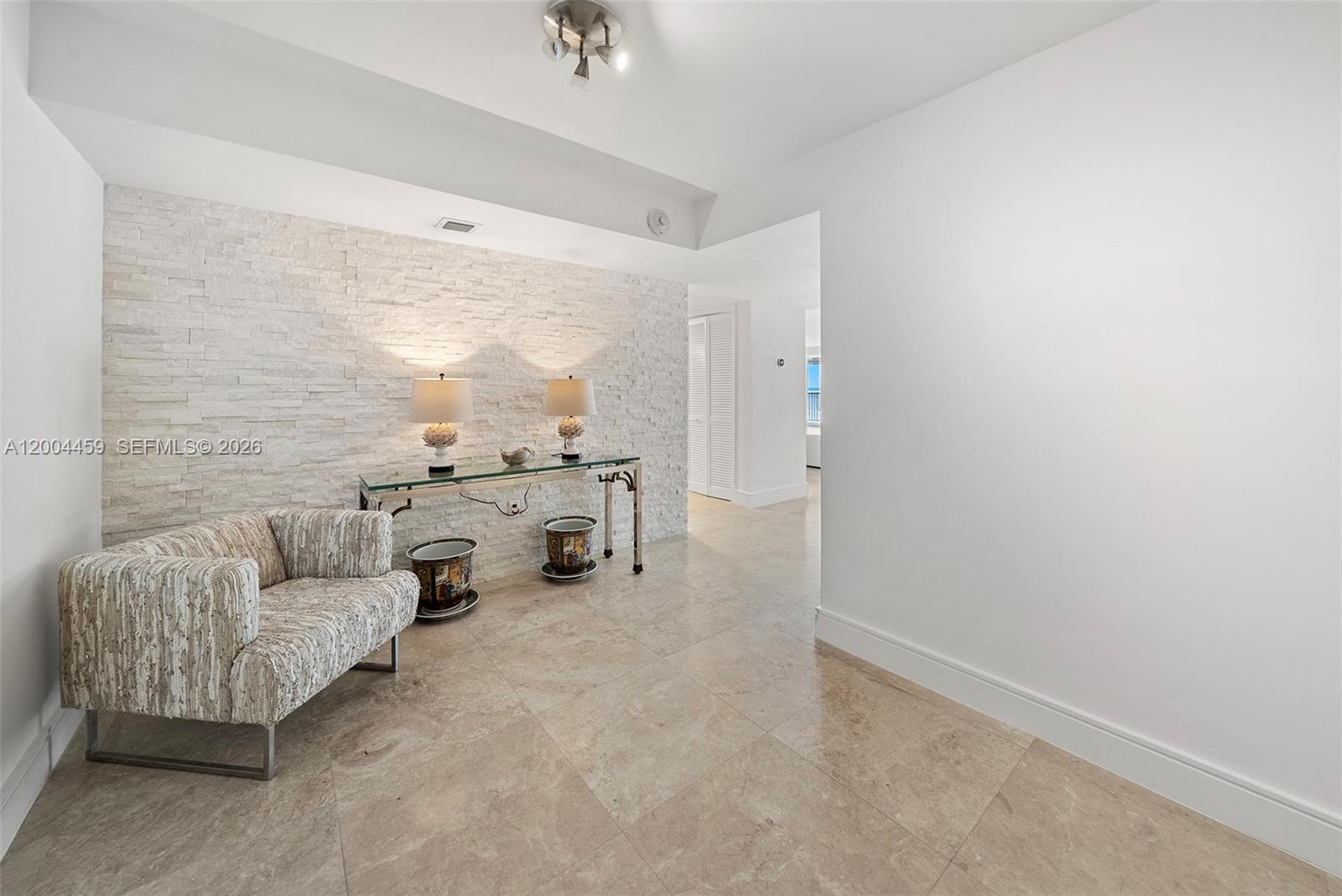 600 Grapetree Dr #3BS Key Biscayne, FL 33149