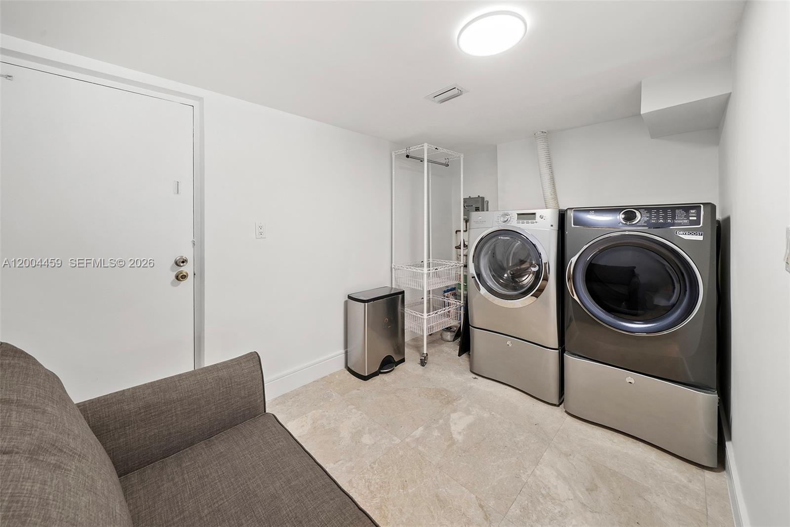 600 Grapetree Dr #3BS Key Biscayne, FL 33149