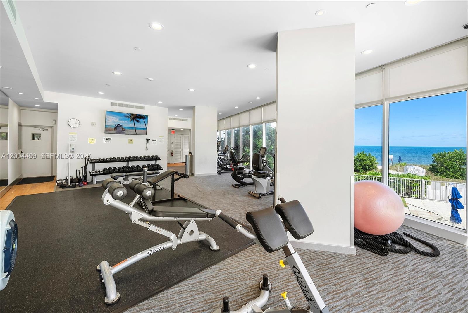 600 Grapetree Dr #3BS Key Biscayne, FL 33149