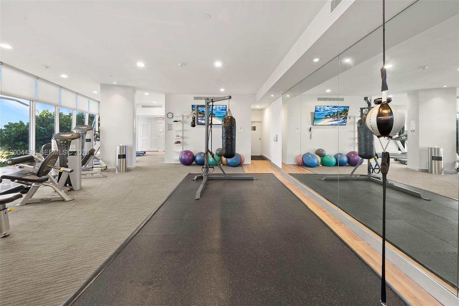 600 Grapetree Dr #3BS Key Biscayne, FL 33149