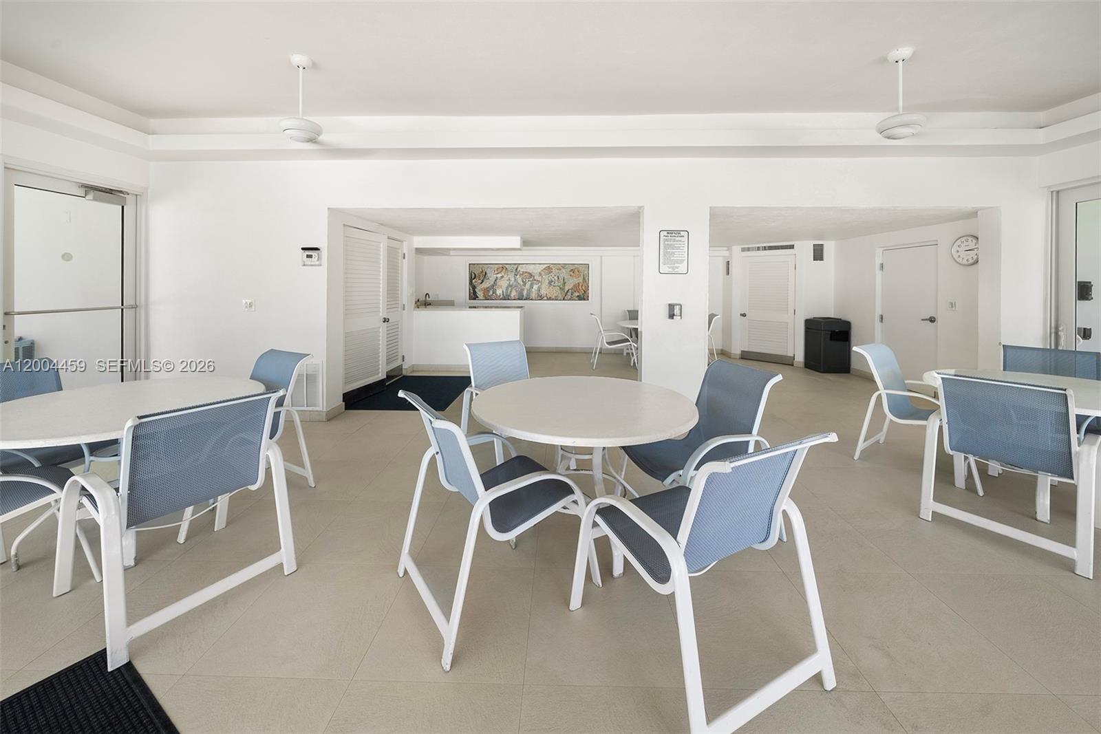 600 Grapetree Dr #3BS Key Biscayne, FL 33149