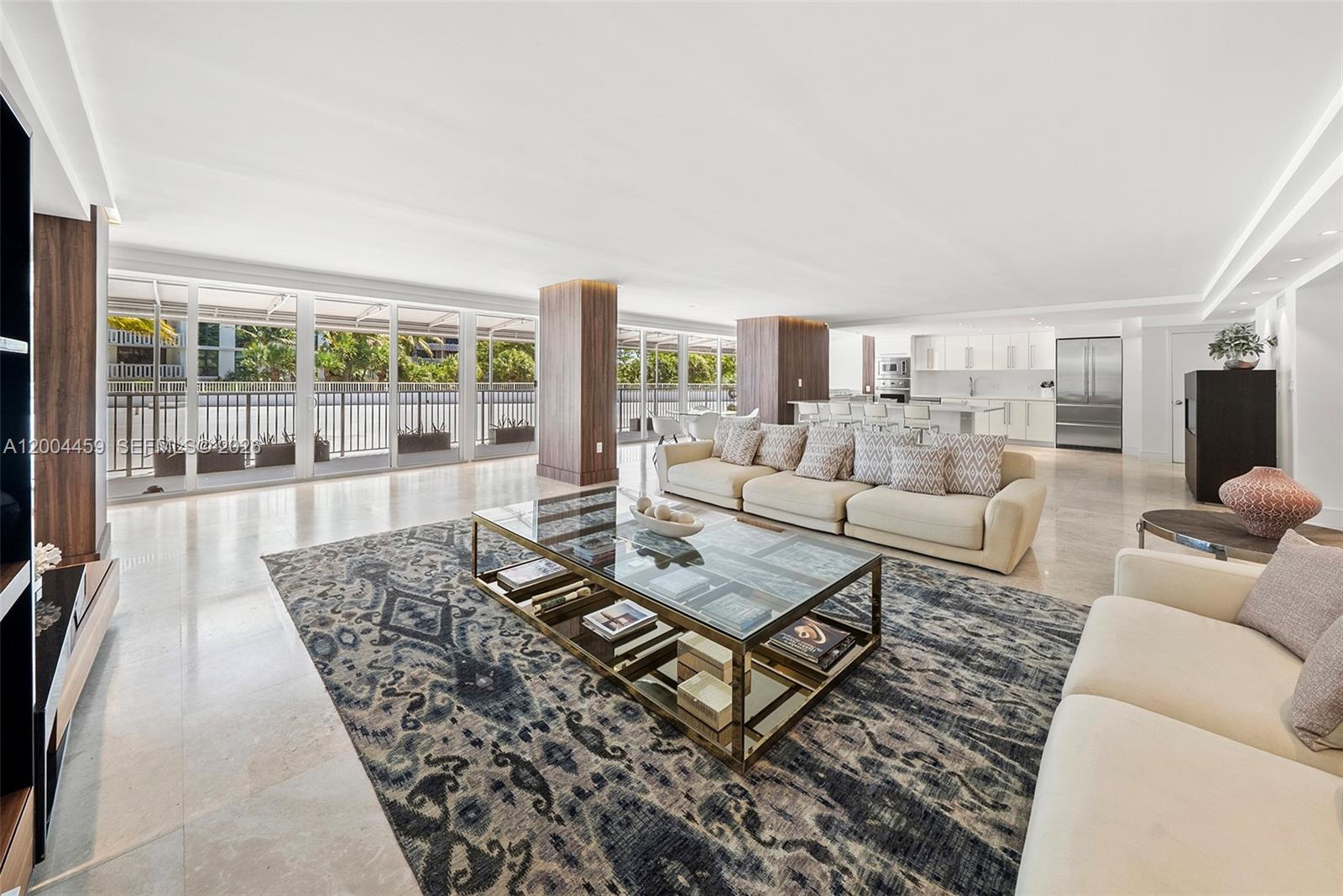 600 Grapetree Dr #3BS Key Biscayne, FL 33149