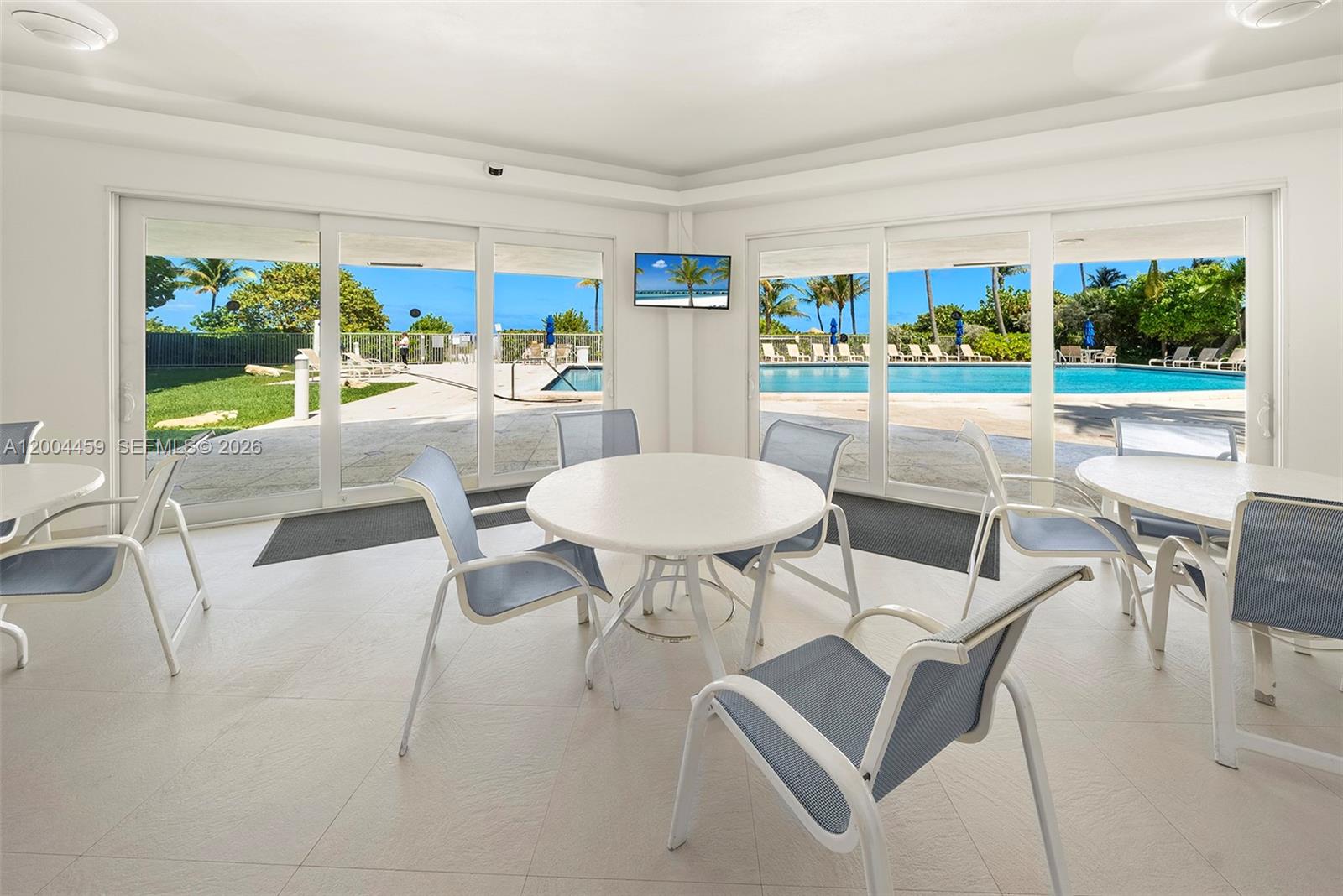 600 Grapetree Dr #3BS Key Biscayne, FL 33149