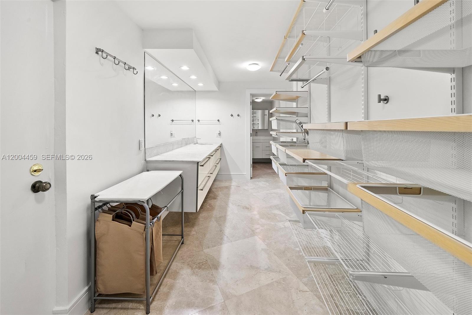 600 Grapetree Dr #3BS Key Biscayne, FL 33149